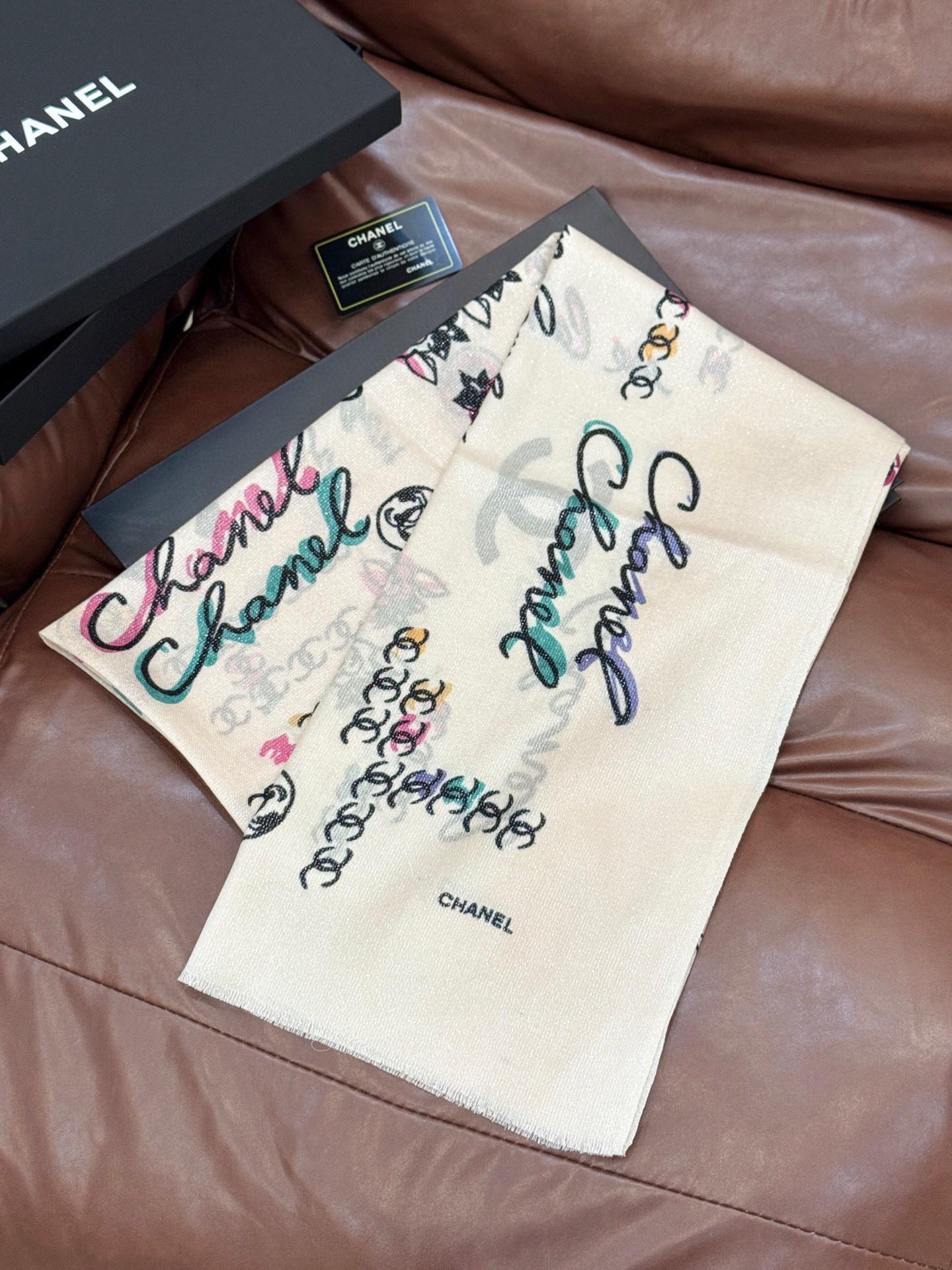 上新🌟 会发光发亮的围巾 💄💋新款客供银线💖羊绒面料长巾 😘美翻了[流泪]【手绘LOGO银线长巾】御用殿