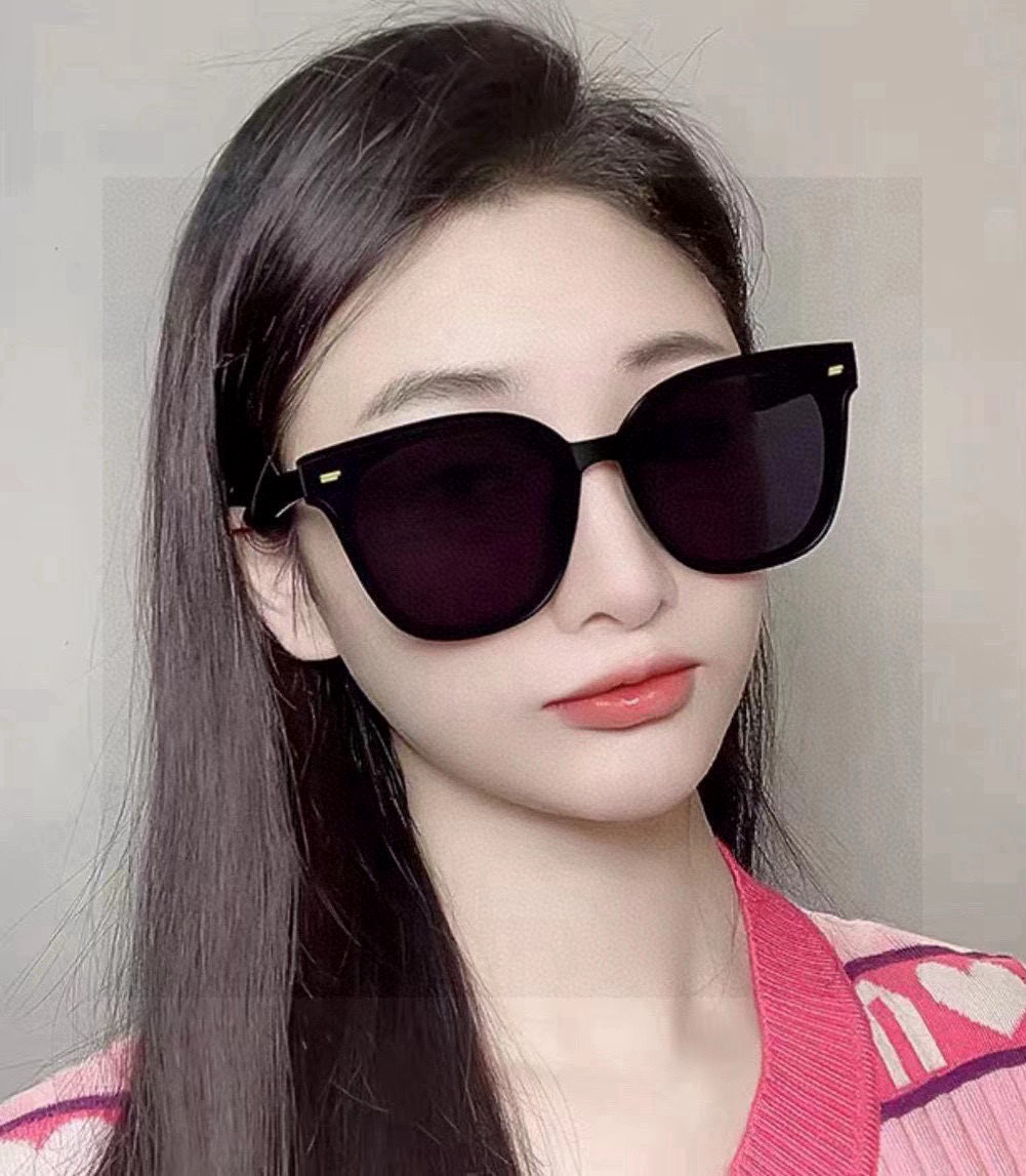 超好看 潮酷【GUCCI】古驰 新款款太阳镜以独特魅力和前卫风格诠释春夏最新眼镜，以方框设计，中梁连体质