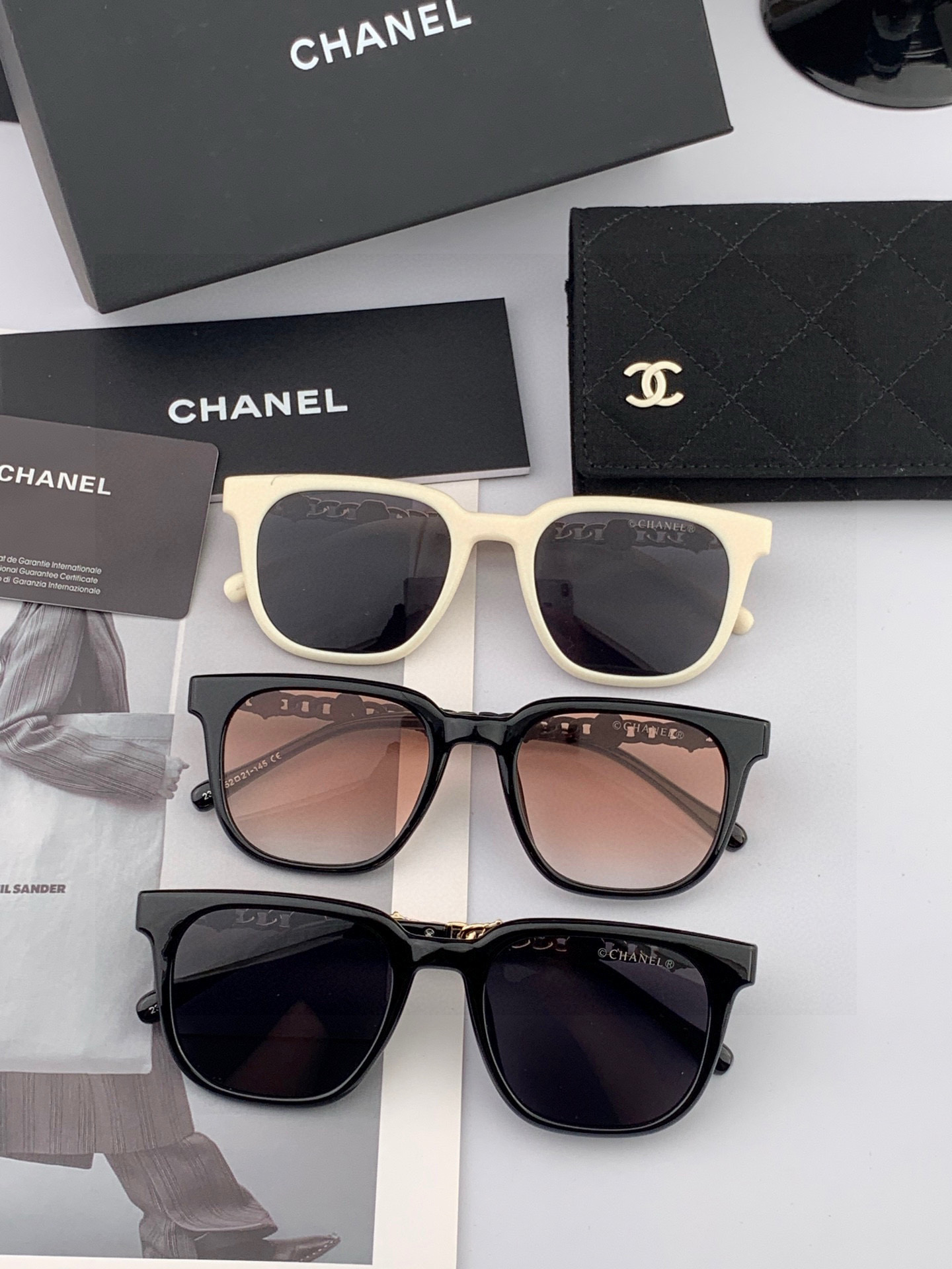 新品CHANEL 香奈儿太阳镜以独特魅力和前卫风格诠释春夏最新眼镜，质感超好佩带舒适 型号：CH5236