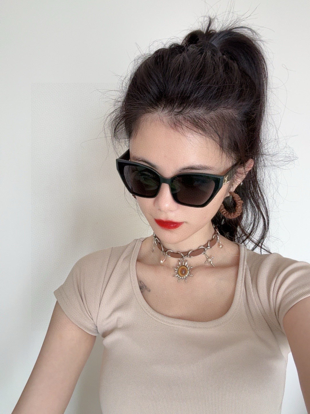 Chanel大框太阳镜墨镜 经典的方框设计，不挑脸型，无论搭配大衣还是连衣裙都非常显气质偏光镜片预防紫外