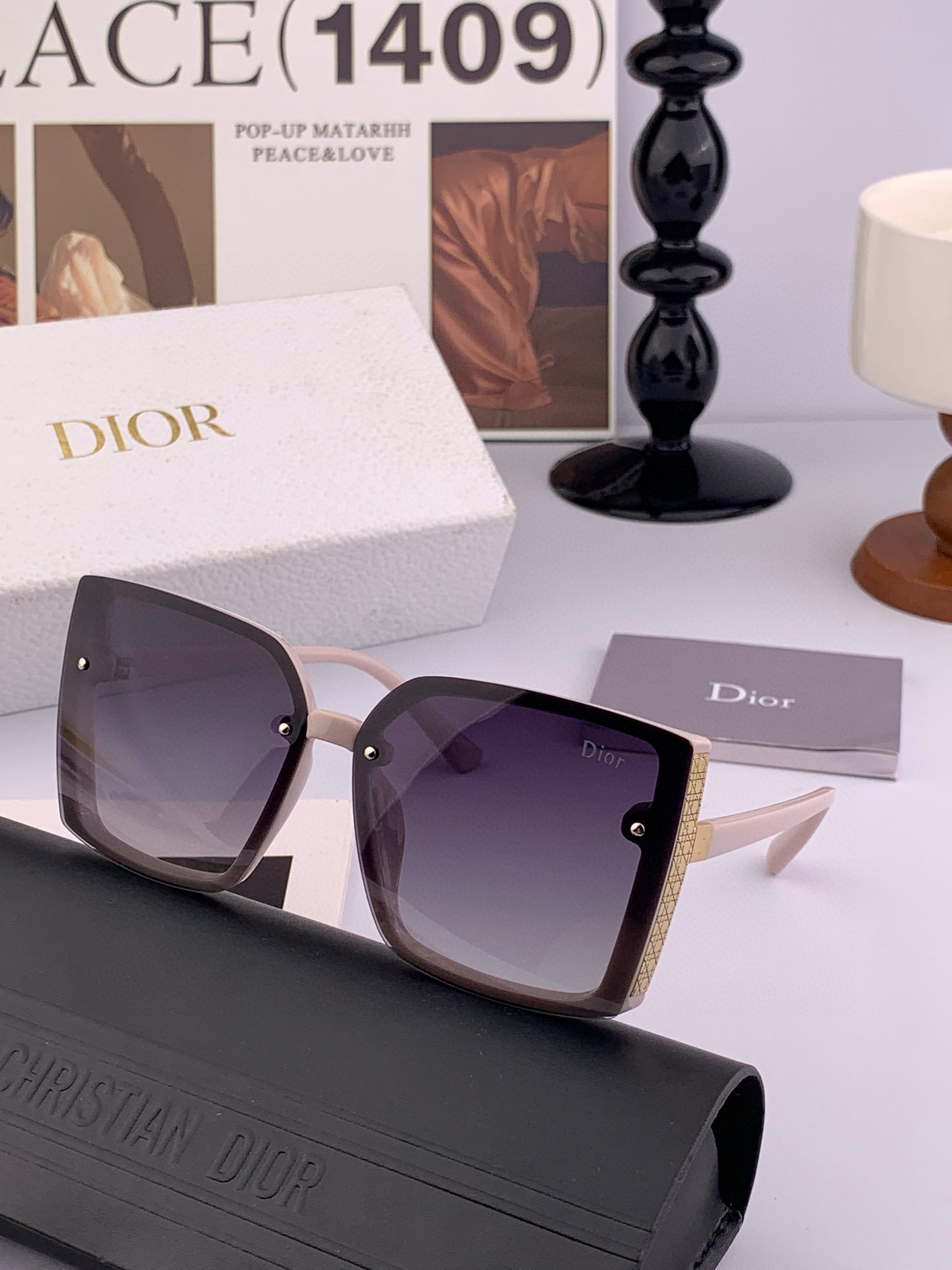 DIOR 开春新款 潮流爆款 时尚方框太阳镜 高品质 佩戴舒适 网红潮款墨镜 型号CD2985