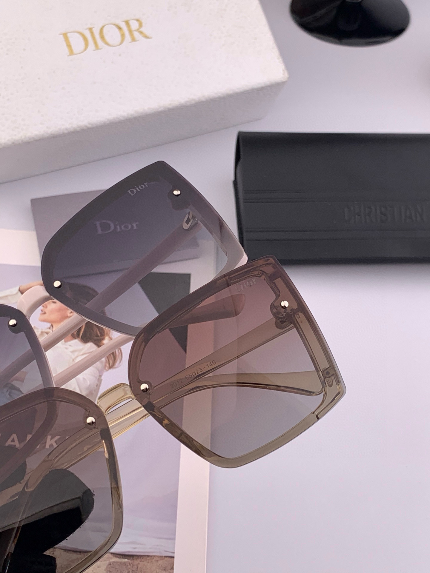 DIOR 开春新款 潮流爆款 时尚方框太阳镜 高品质 佩戴舒适 网红潮款墨镜 型号CD2985