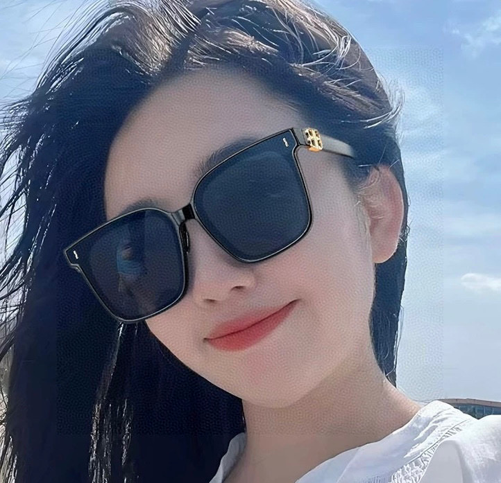 🎈原版出货 巴宝莉网红超爆款💙经典奢华全球风[强][酷][亲亲] 时尚方框太阳镜[得意] 气质非凡😄 经