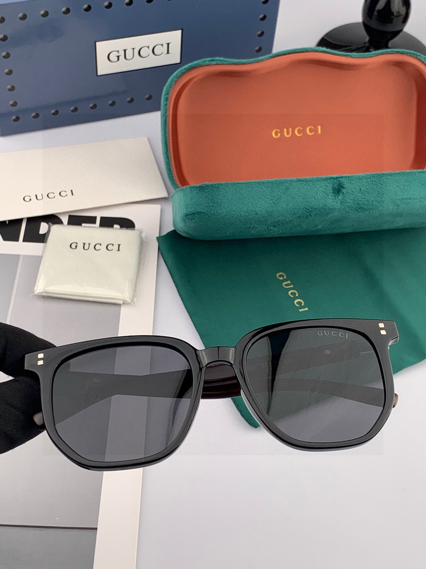 超好看 潮酷【GUCCI】古驰 新款款太阳镜以独特魅力和前卫风格诠释春夏最新眼镜，以方框设计，中梁连体质