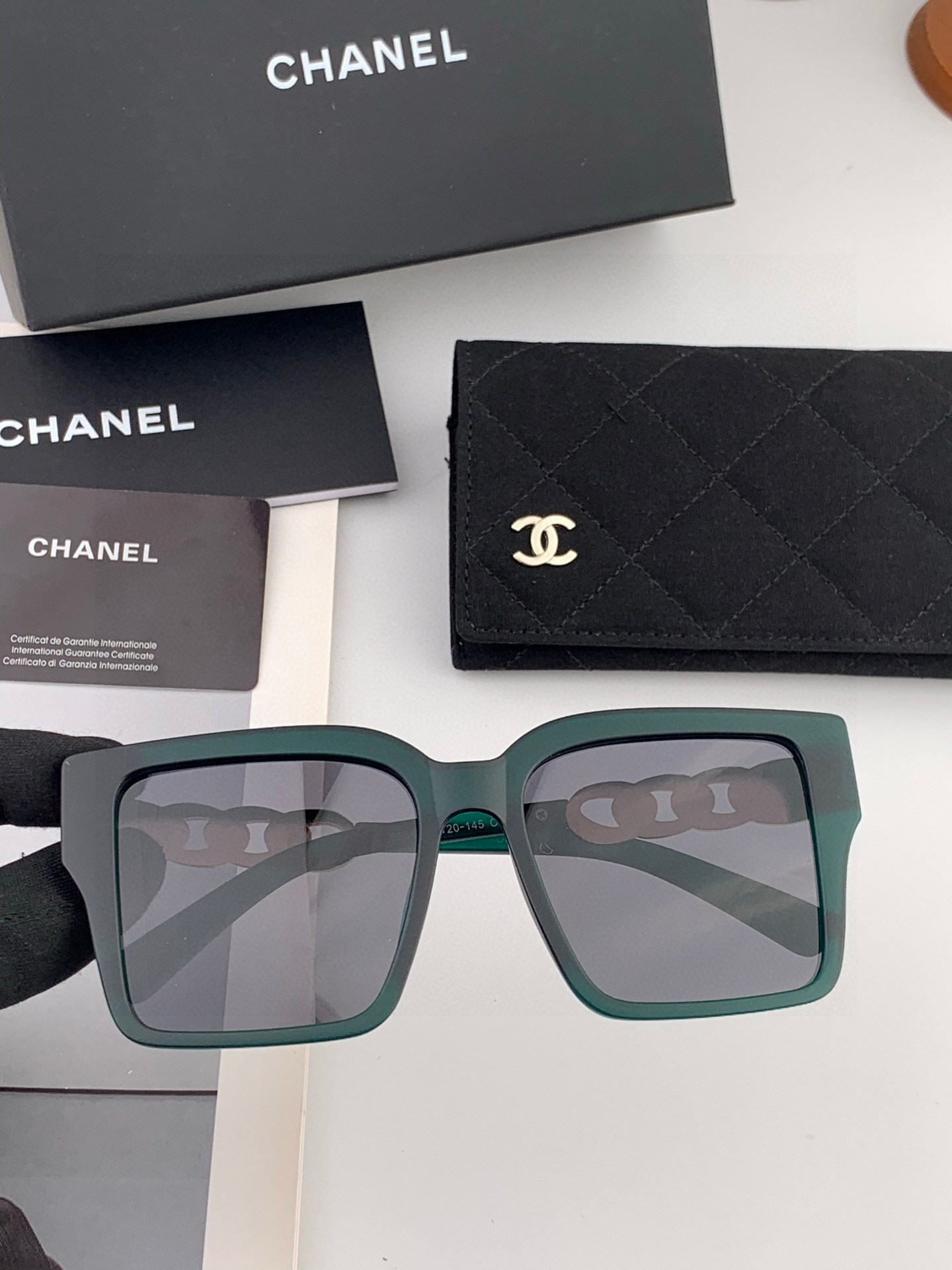 🎊。Chane✨新款女装太阳眼镜 镜腿高档 香奈儿专属LOGO使眼镜更具有国际大牌范 ☺️😘工艺精湛 高