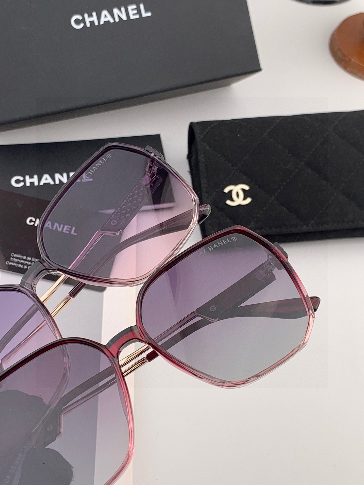 【CHANEL】香奈儿 2025新款潮流爆款 时尚方框太阳镜 佩戴舒适 网红潮款墨镜 女士高清加厚偏光太