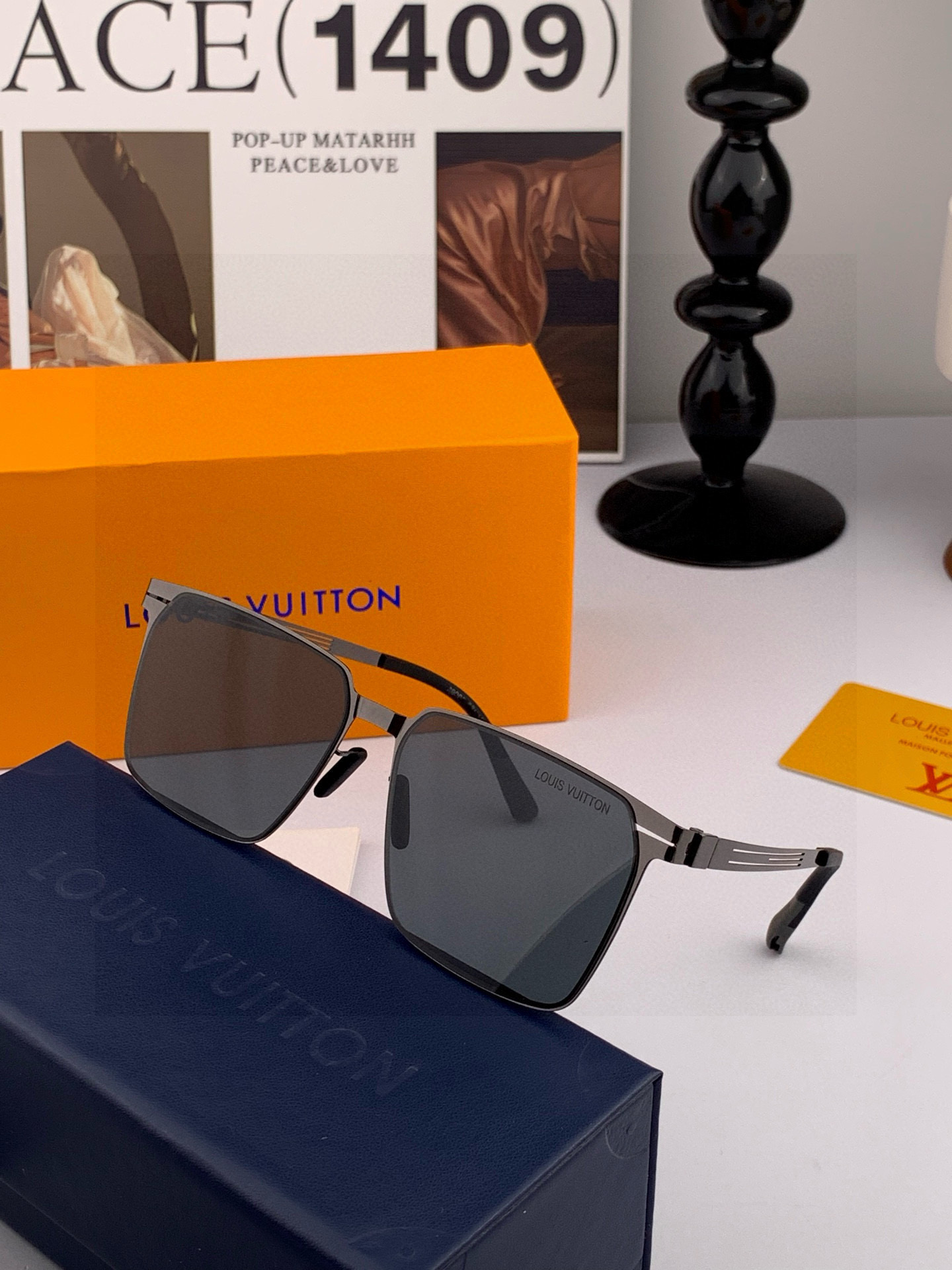 ♦️LV 2025新款男女情侣款太阳镜多边形墨镜iP电镀永不褪色 超轻超有弹性整幅眼镜无螺丝重要的是压不