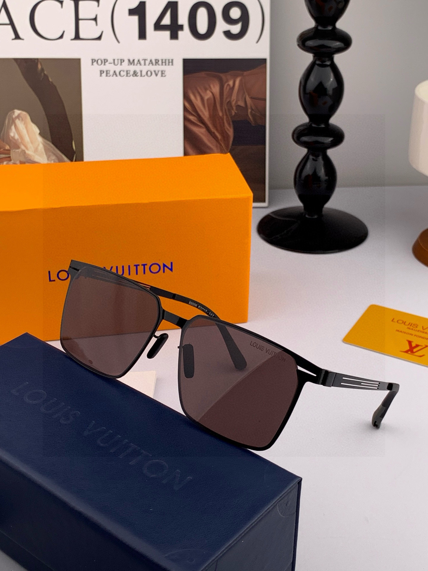 ♦️LV 2025新款男女情侣款太阳镜多边形墨镜iP电镀永不褪色 超轻超有弹性整幅眼镜无螺丝重要的是压不