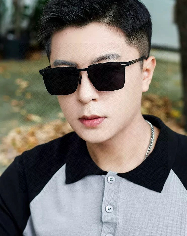 ♦️LV 2025新款男女情侣款太阳镜多边形墨镜iP电镀永不褪色 超轻超有弹性整幅眼镜无螺丝重要的是压不