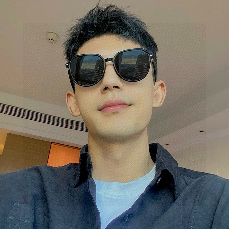 超好看 潮酷【GUCCI】古驰 新款款太阳镜以独特魅力和前卫风格诠释春夏最新眼镜，以方框设计，中梁连体质