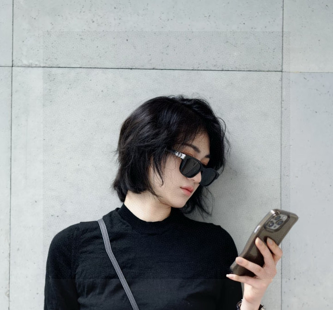 【DIOR】2025新款潮流爆款 时尚方框太阳镜 佩戴舒适 网红潮款墨镜 女士高清加厚偏光太阳镜🕶️ 🎉