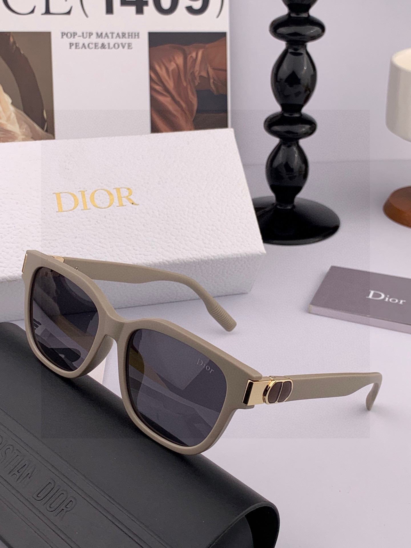 【DIOR】2025新款潮流爆款 时尚方框太阳镜 佩戴舒适 网红潮款墨镜 女士高清加厚偏光太阳镜🕶️ 🎉