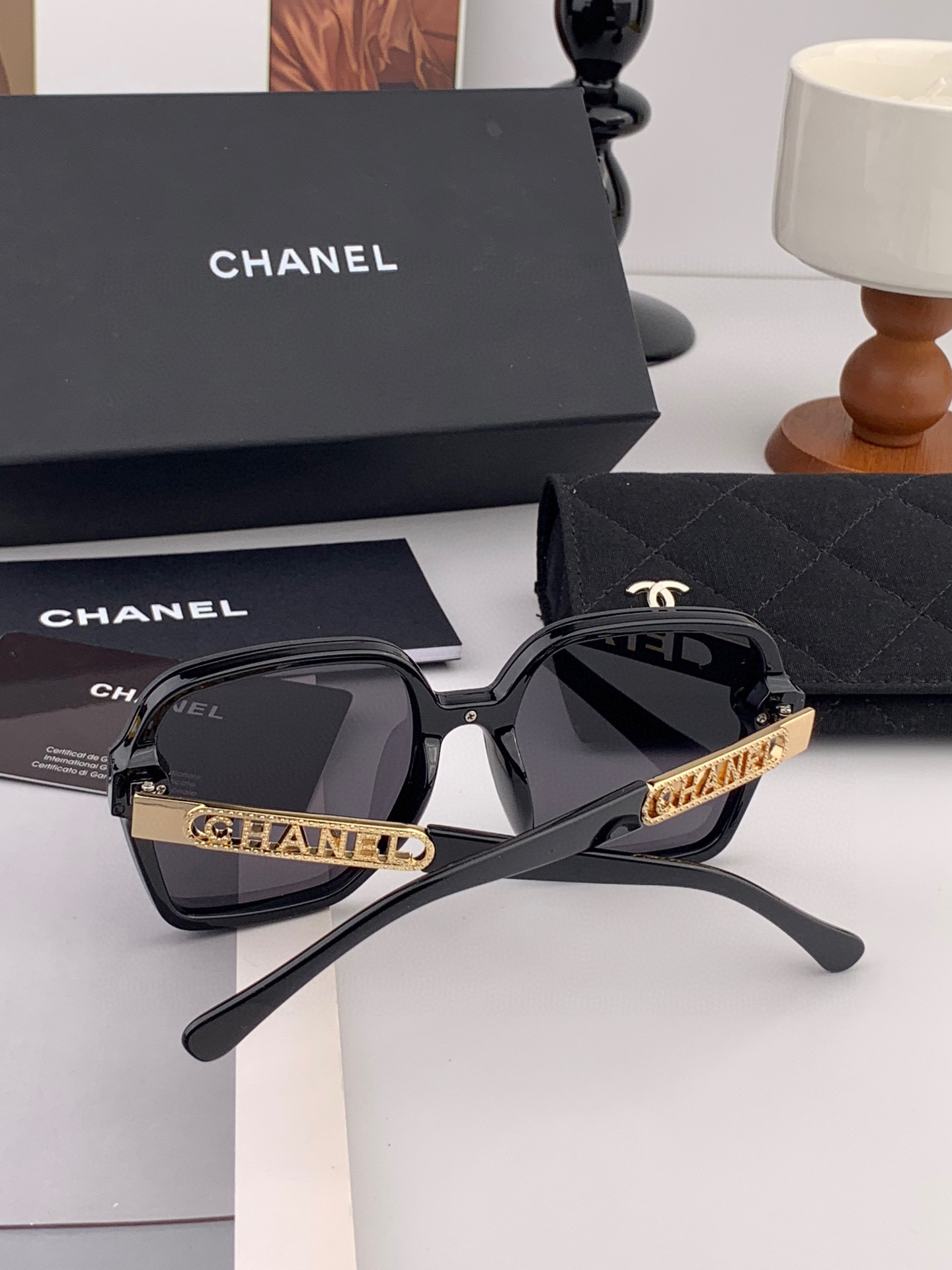 新品CHANEL 香奈儿太阳镜以独特魅力和前卫风格诠释春夏最新眼镜，质感超好佩带舒适 型号：CH7725