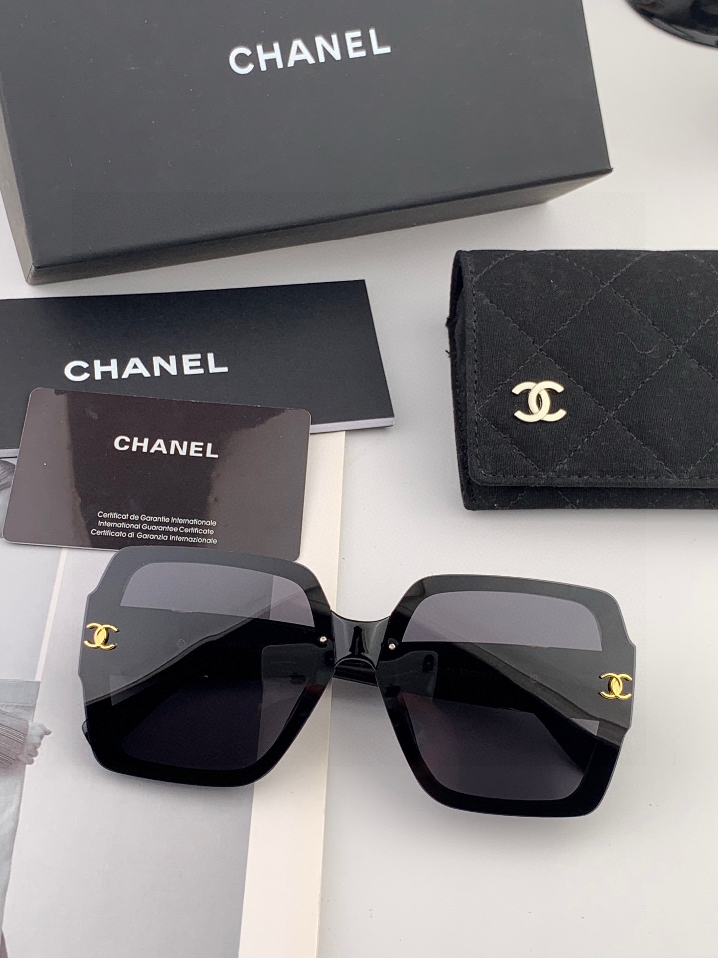 【TR偏光系列】香奈儿2025开春新款 经典的方框设计，不挑脸型，无论搭配大衣还是连衣裙都非常显气质 偏