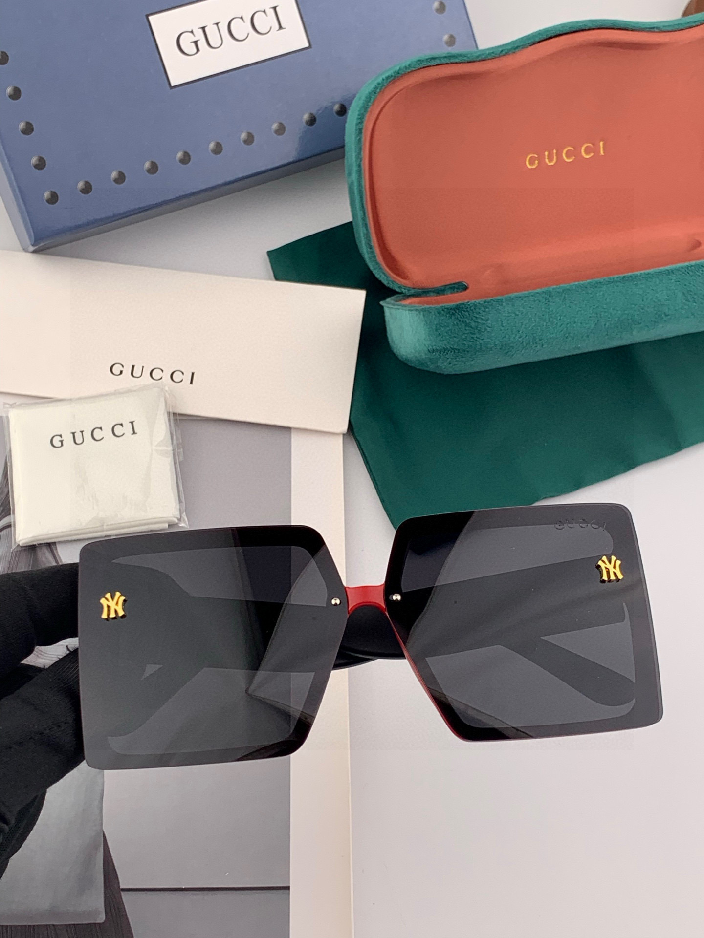 【TR偏光系列】Gucci联名系列限量版经典的方框设计，不挑脸型，无论搭配大衣还是连衣裙都非常显气质 偏