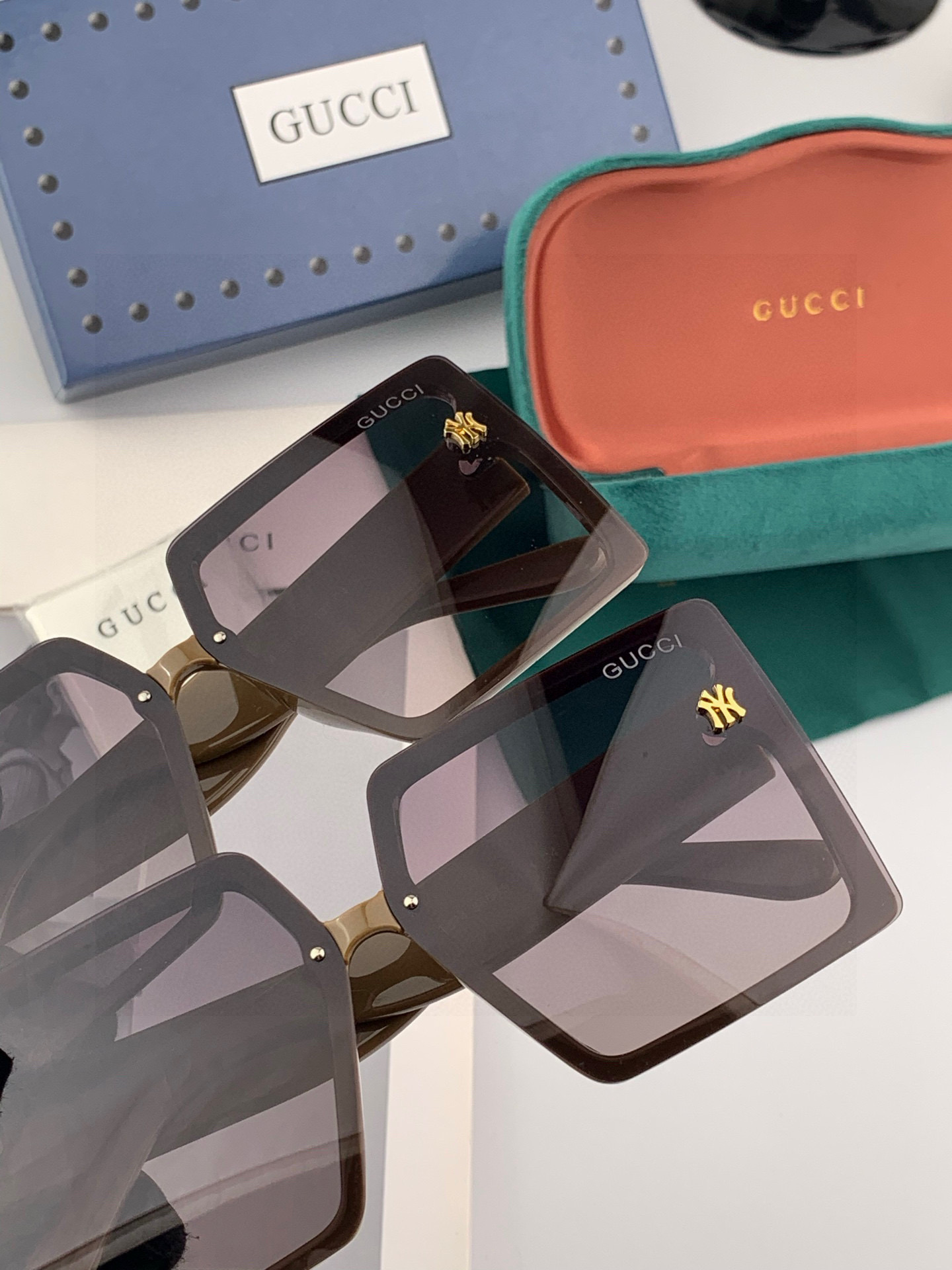 【TR偏光系列】Gucci联名系列限量版经典的方框设计，不挑脸型，无论搭配大衣还是连衣裙都非常显气质 偏