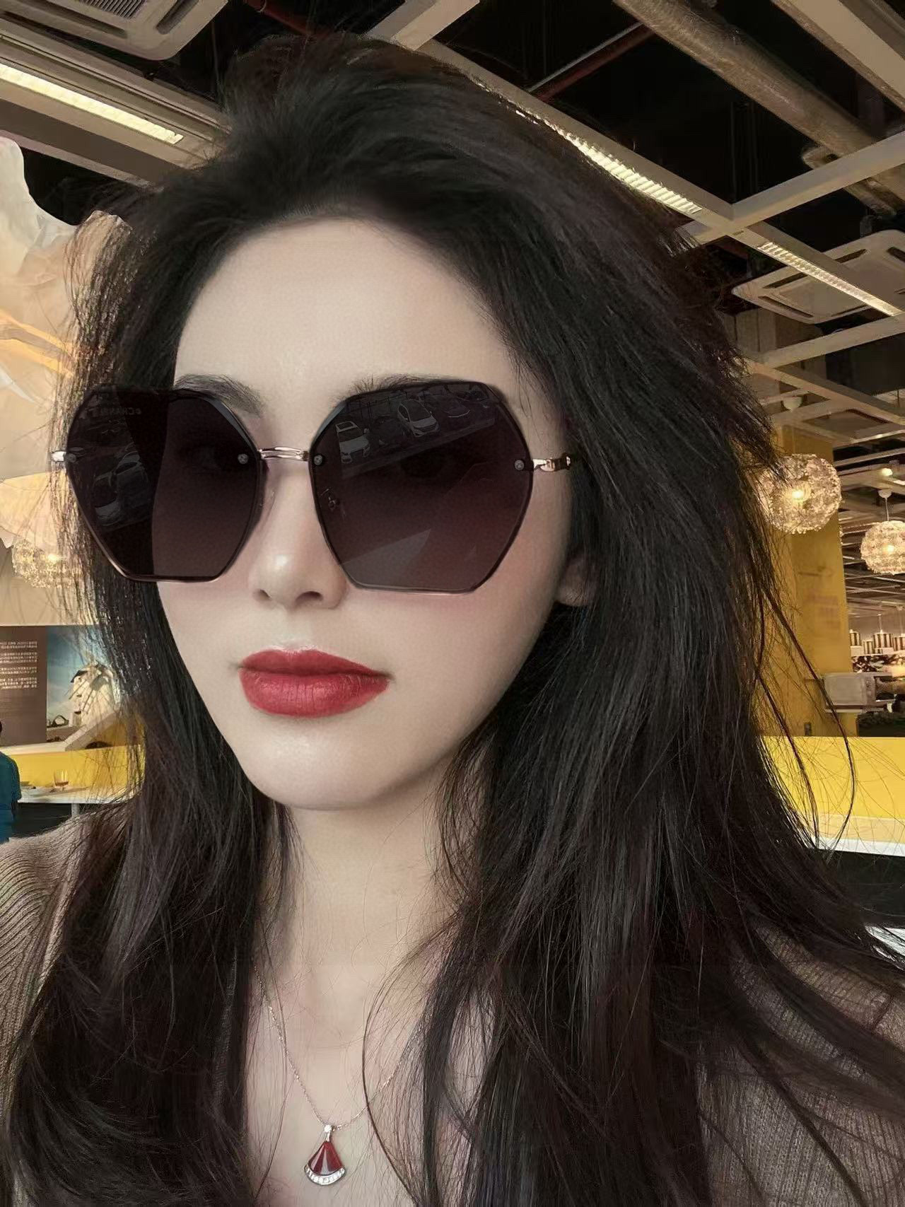 新品CHANEL 香奈儿太阳镜以独特魅力和前卫风格诠释春夏最新眼镜，质感超好佩带舒适 型号：CH7067