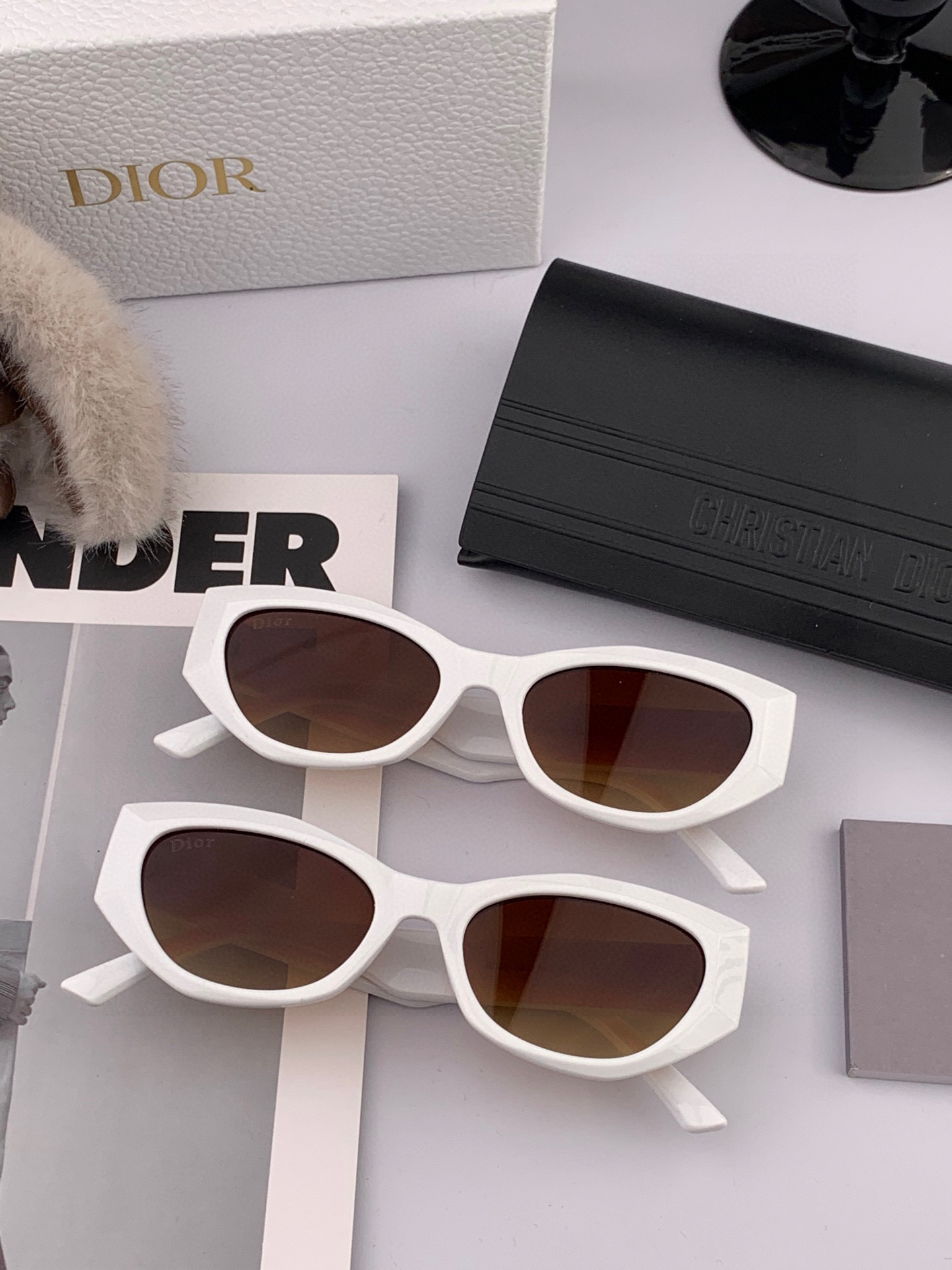 🔺 【DIOR-迪奥】2025开春新款 潮流爆款 时尚小框太阳镜 高品质 佩戴舒适 网红潮款墨镜 型号：