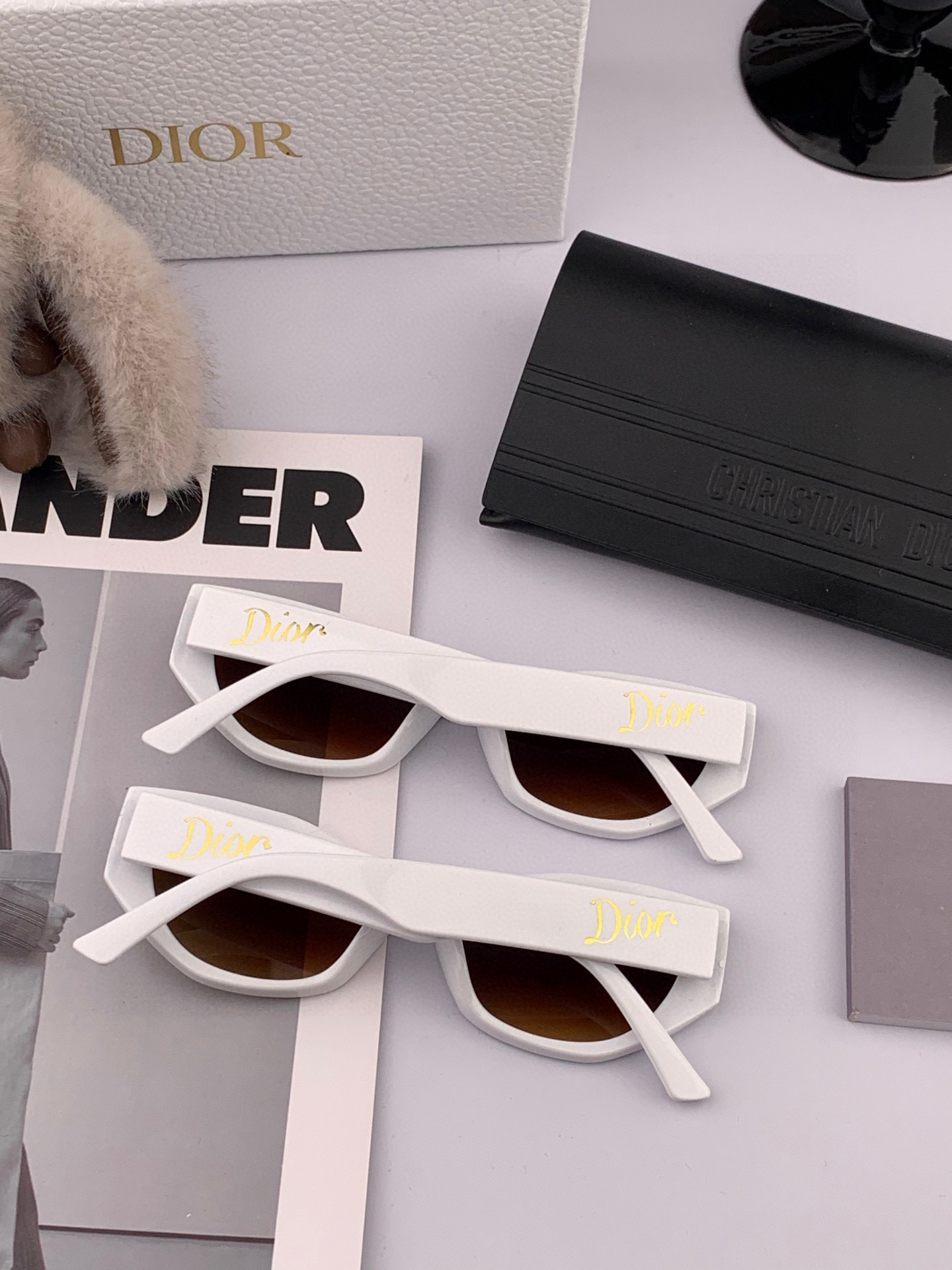 🔺 【DIOR-迪奥】2025开春新款 潮流爆款 时尚小框太阳镜 高品质 佩戴舒适 网红潮款墨镜 型号：