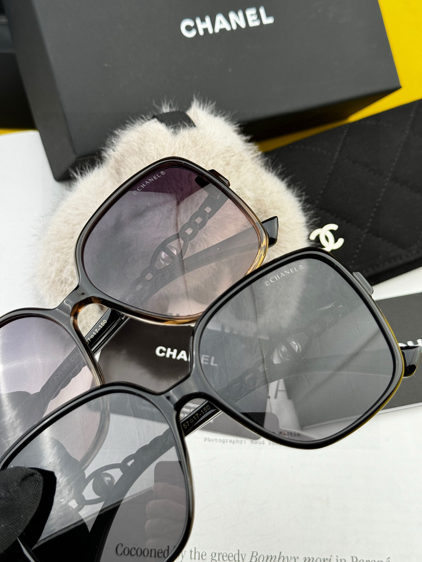 🔺CHANEL🔻2025官方早春新款，众多明星同款[色]香奈儿‼️‼️新款珍珠大框偏光墨镜 ，🌈🌈宝丽来