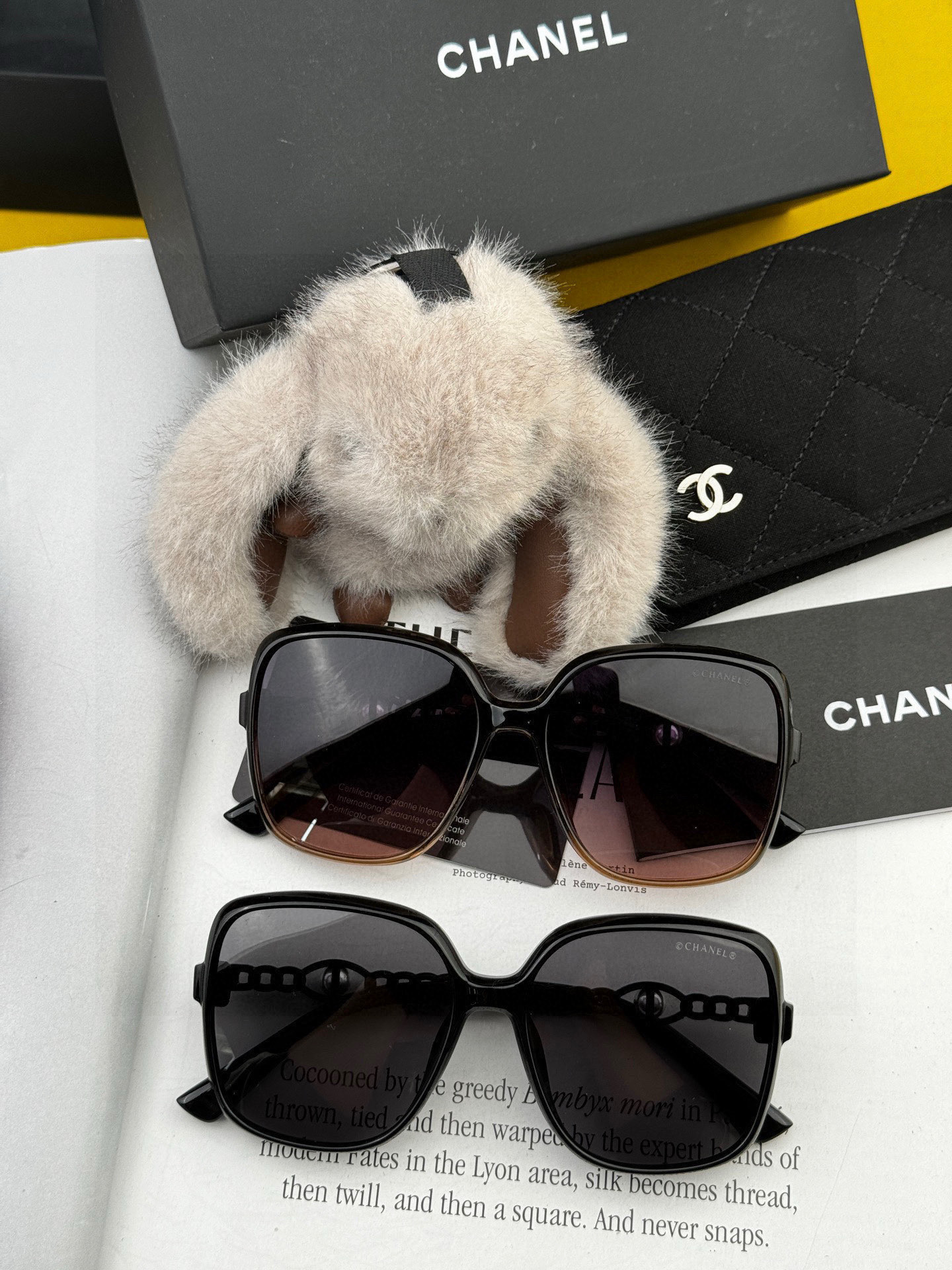 🔺CHANEL🔻2025官方早春新款，众多明星同款[色]香奈儿‼️‼️新款珍珠大框偏光墨镜 ，🌈🌈宝丽来