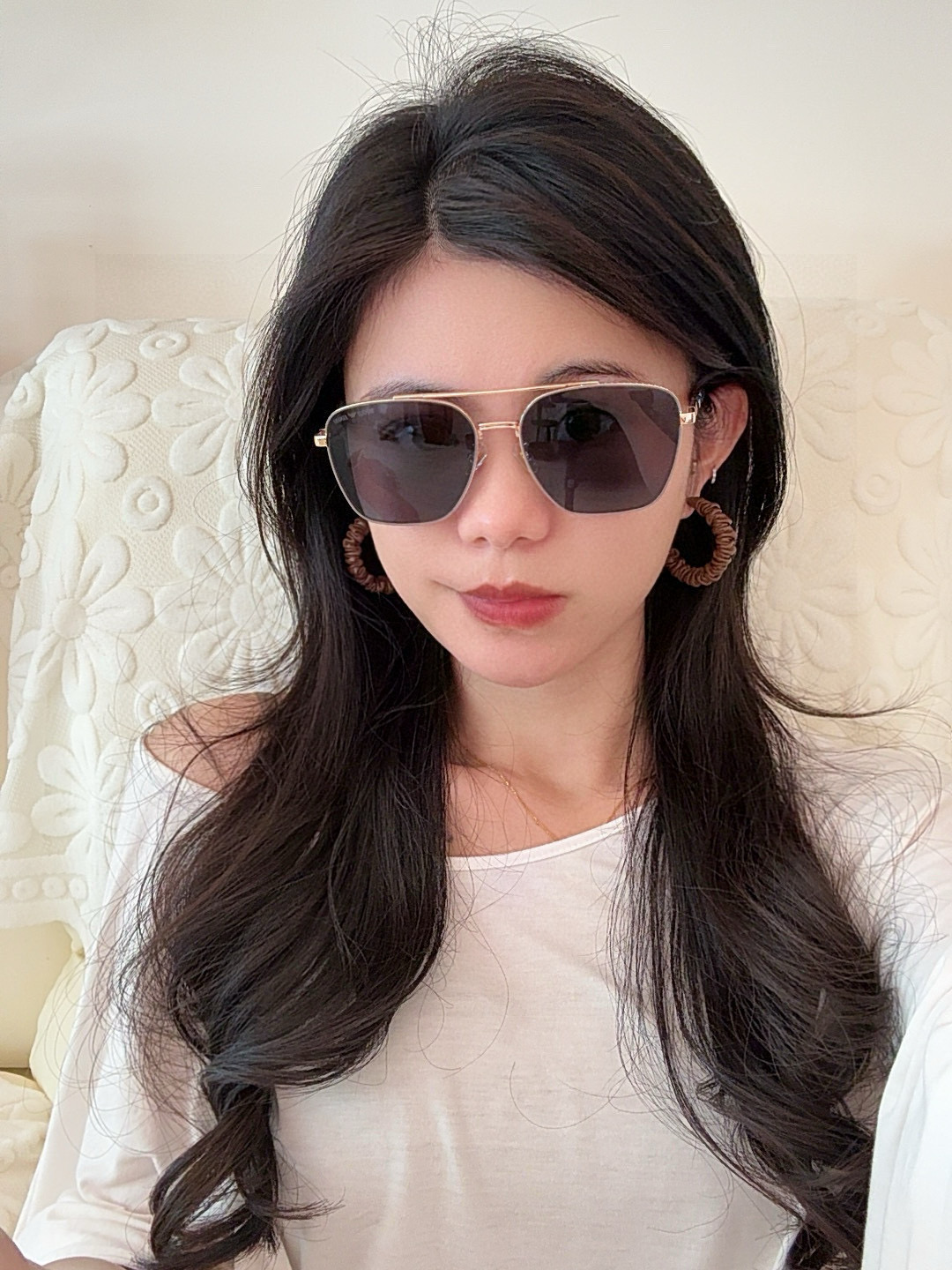 【阿玛尼】2025新款超百搭金属太阳镜、造型轮廓超大镜框完美修饰脸型，时尚超级百搭 ！型号：A82230