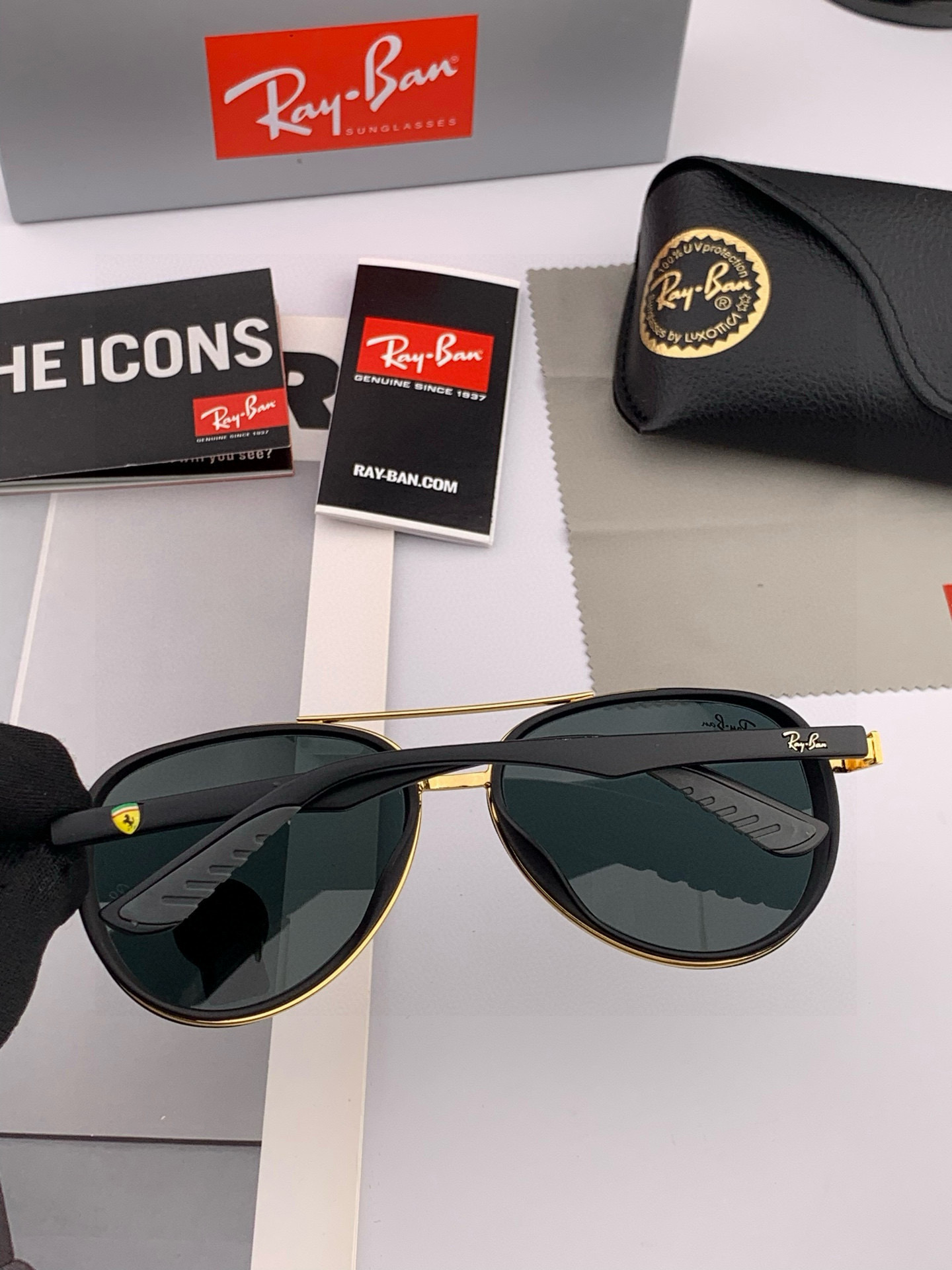 官方同步 品牌:雷朋经典男女士玻璃太阳镜 材质：美国宝丽来高清防爆钢化玻璃镜片 型号：RB19000