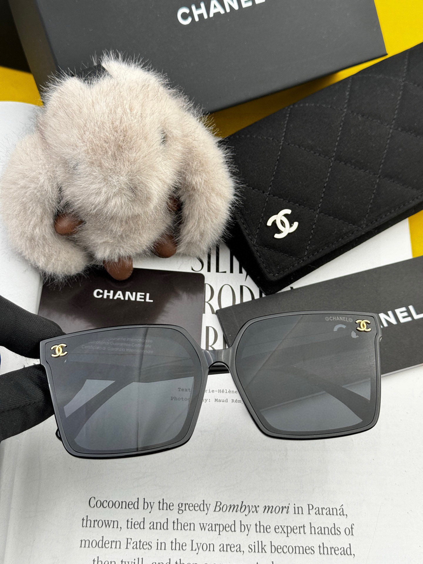 Chanel大框太阳镜墨镜 经典的方框设计，不挑脸型，无论搭配大衣还是连衣裙都非常显气质太阳镜预防紫外线