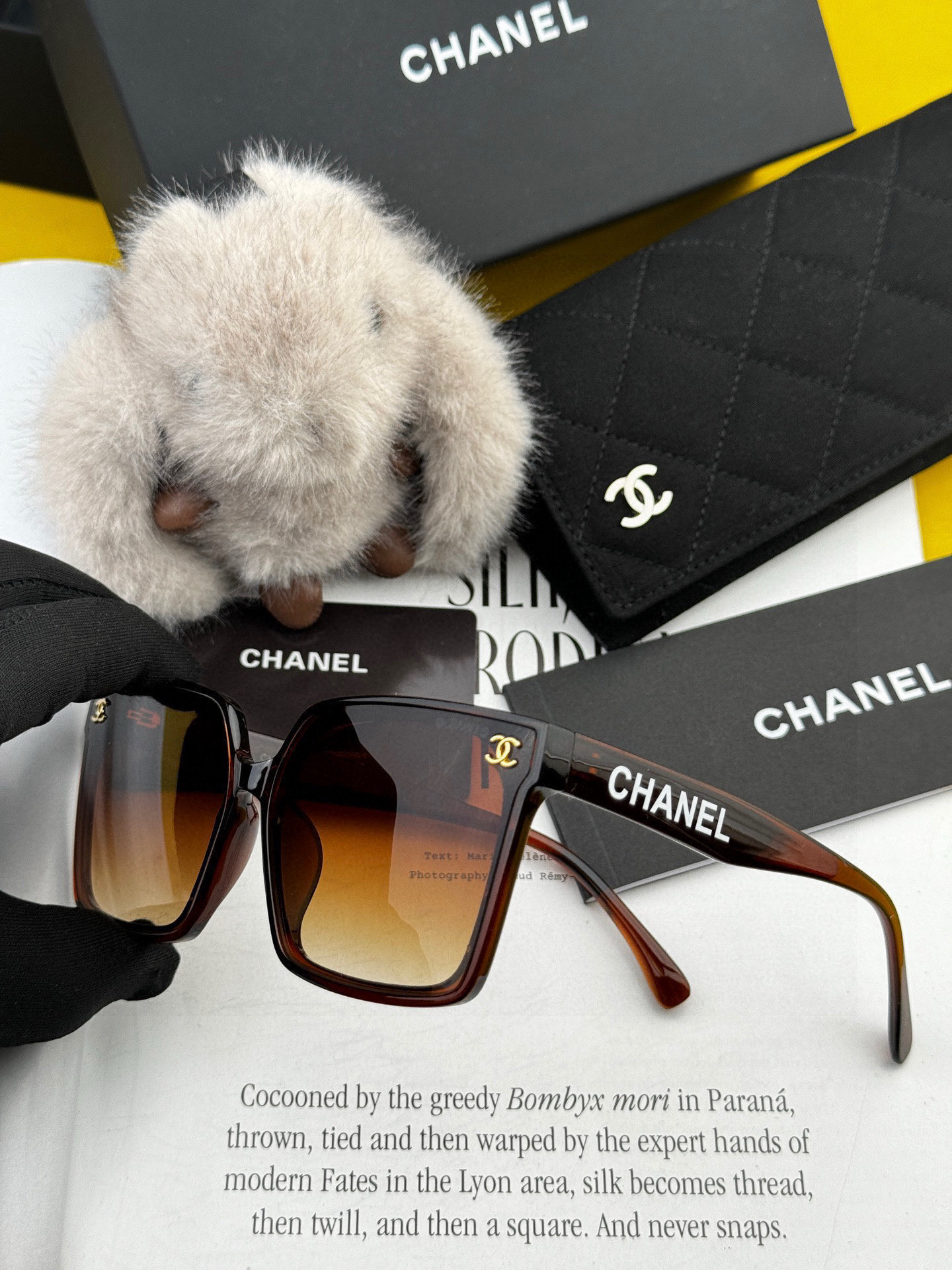 Chanel大框太阳镜墨镜 经典的方框设计，不挑脸型，无论搭配大衣还是连衣裙都非常显气质太阳镜预防紫外线