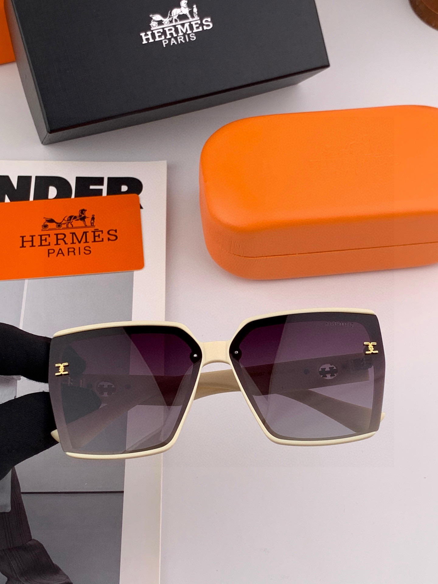 【TR偏光系列】爱马仕 经典的方框设计，不挑脸型，无论搭配大衣还是连衣裙都非常显气质尼龙偏光镜片预防紫外