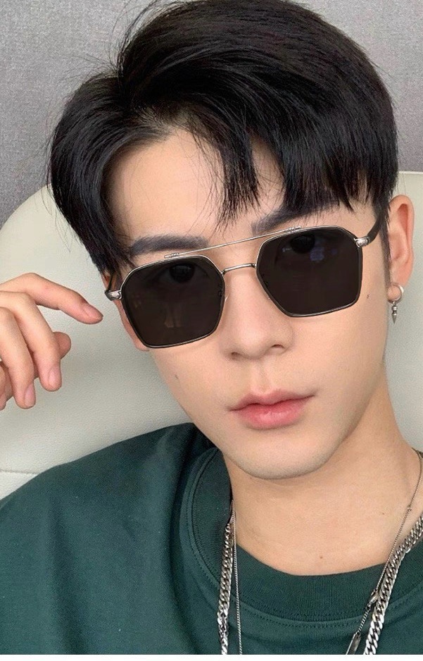 MAYBACH迈巴赫年度最牛硬货👍🏻 官网经典蛤蟆款 ❗️极力推荐款‼️选用定制进口板料双色拼腿 采用K