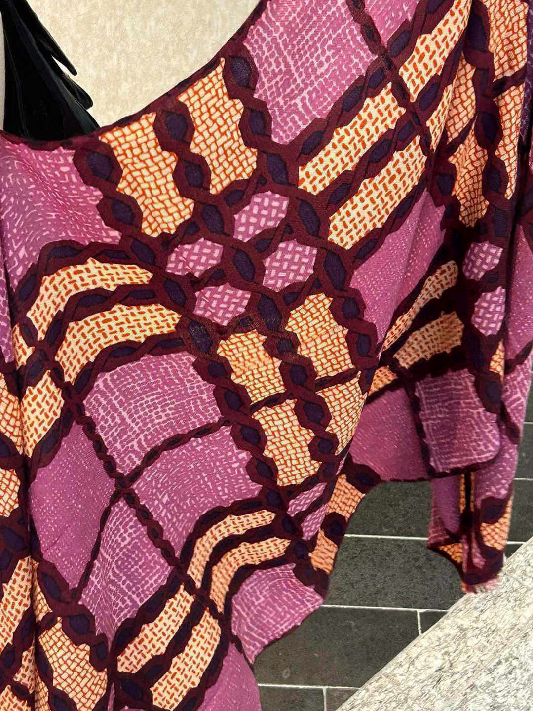 重点推荐‼️‼️ 巴宝莉法国🇫🇷专柜新货 精美绣标 👍👍优雅文静的小格 给人更秀气，精致的感觉 质感更柔