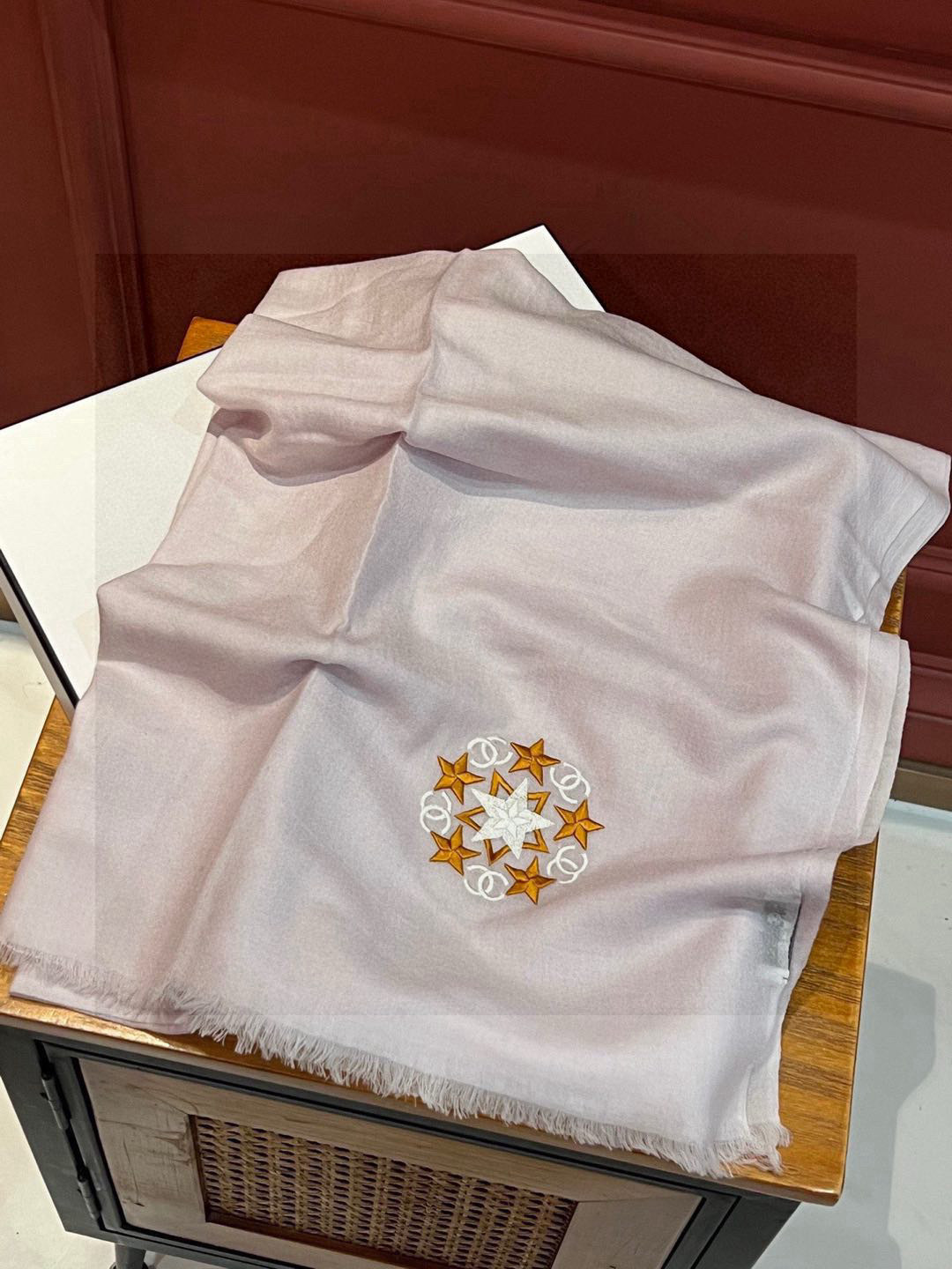 Chanel star✨系列.繼🚀後的力作.chanel載你們坐著火箭看星星❗️專櫃今年在內蒙外貿工廠下