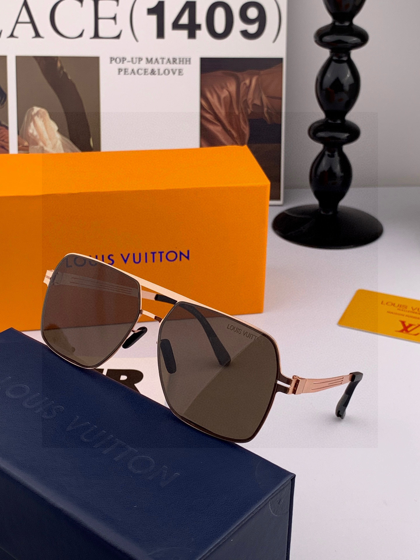 ♦️LV 2025新款男女情侣款太阳镜多边形墨镜iP电镀永不褪色 超轻超有弹性整幅眼镜无螺丝重要的是压不