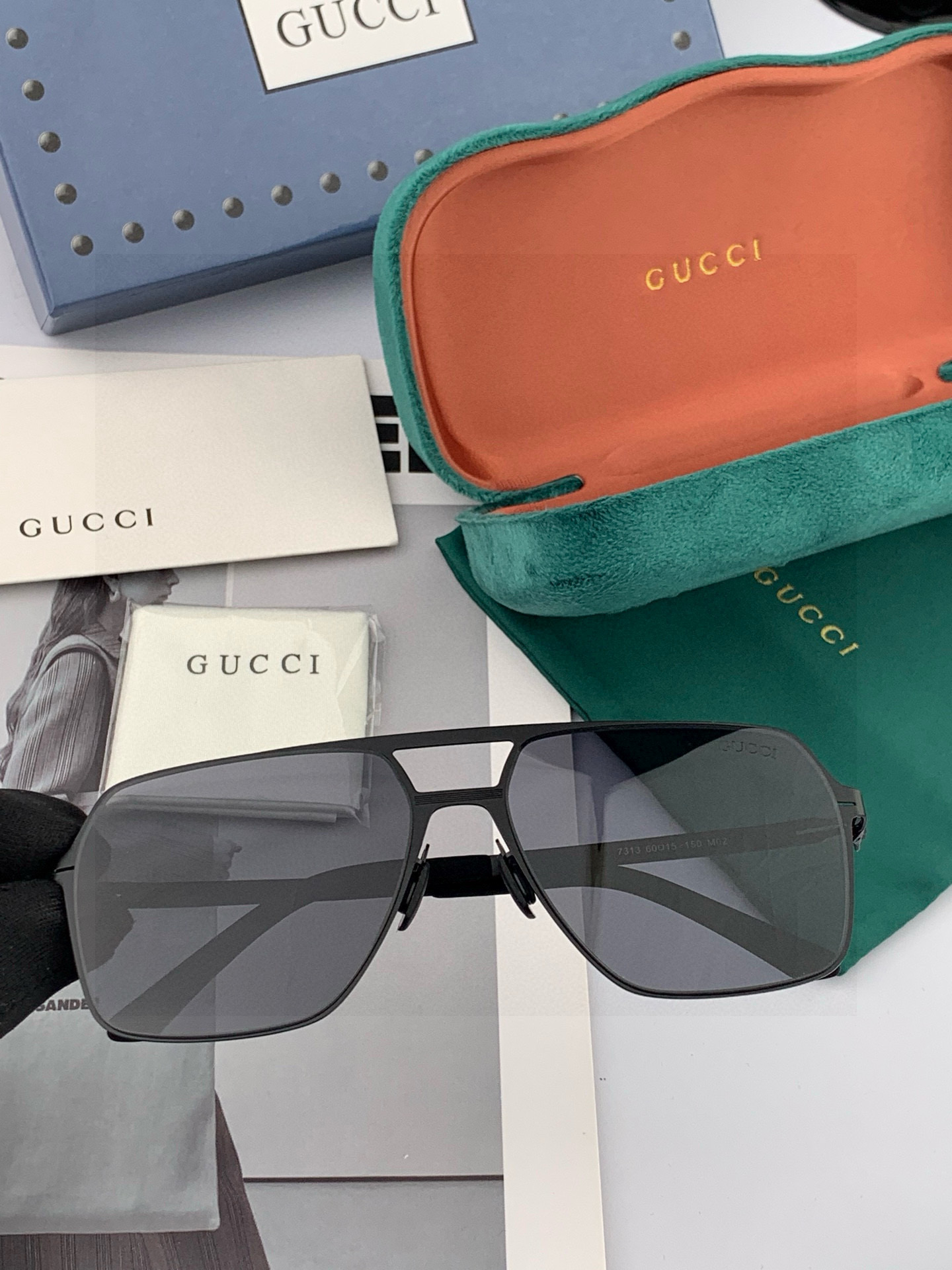 GUCC* 2025 新款男女情侣款太阳iP电镀永不褪色 卖点：超轻超有弹性整幅眼镜无螺丝重要的是压不坏