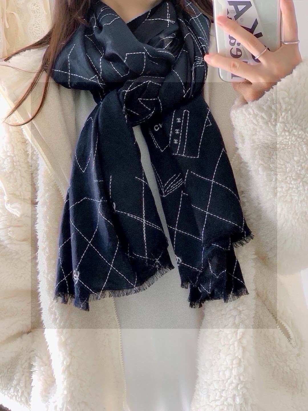 💟上新🌺羊绒披肩🌟长巾！强烈推荐价格超美！实物更美羊绒面料！纹理清晰、细腻可见每一个套色、每一个笔触，都