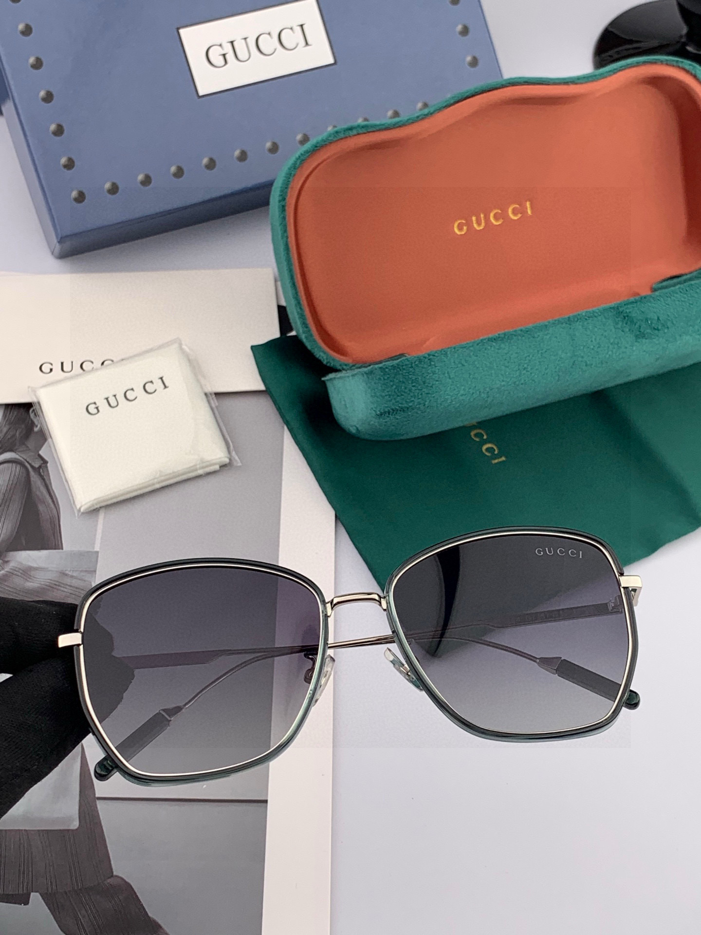 【尼龙偏光系列】GUCCI太阳镜墨圆框设计，不挑脸型，无论搭配大衣还是连衣裙都非常显气质偏光镜片预防紫外