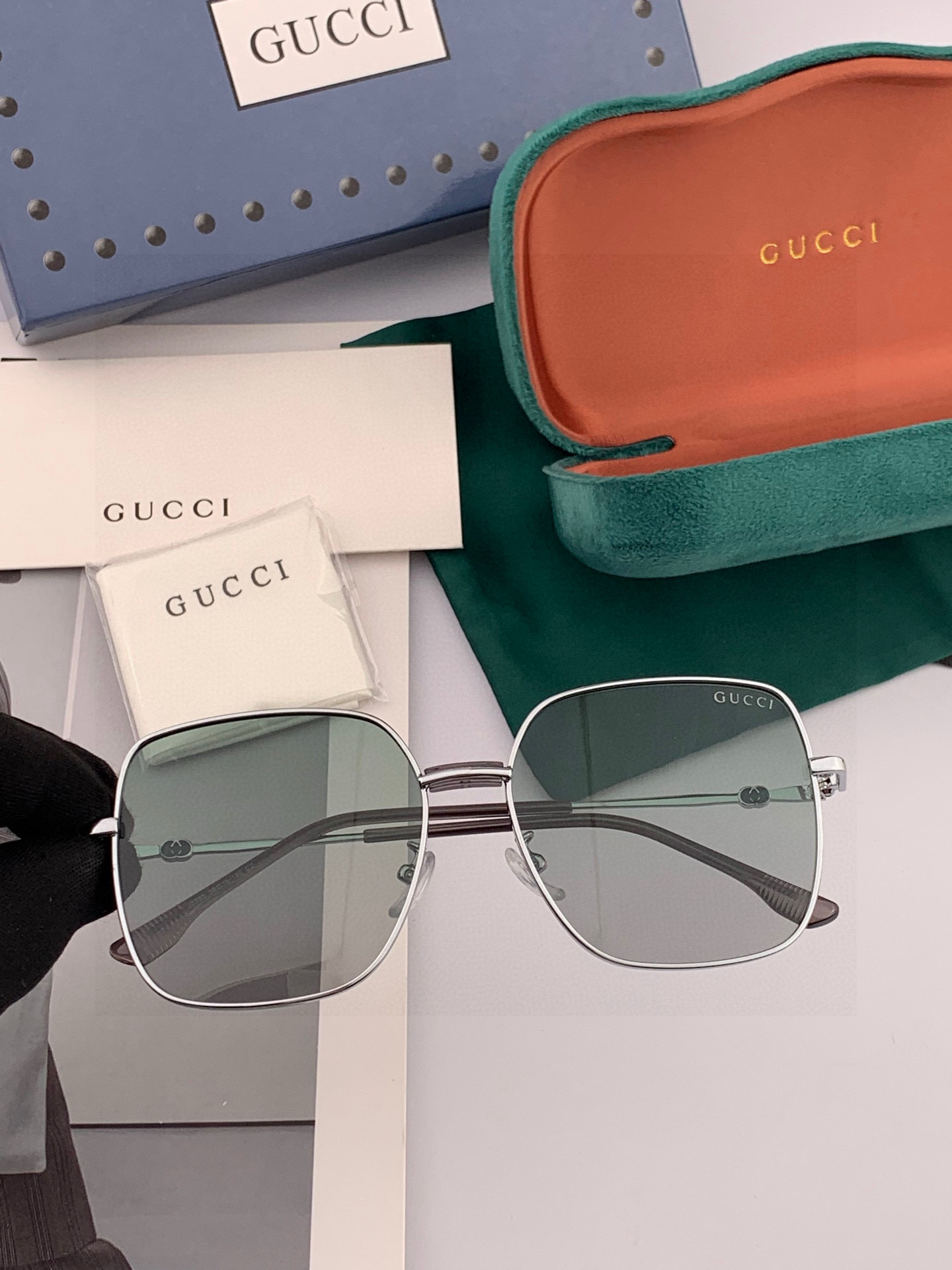 GUCCI 2025开春新款太阳镜 各路网红纷纷带起气场满分‼️ 俏皮甜美.上脸效果更佳.金属质感超好 