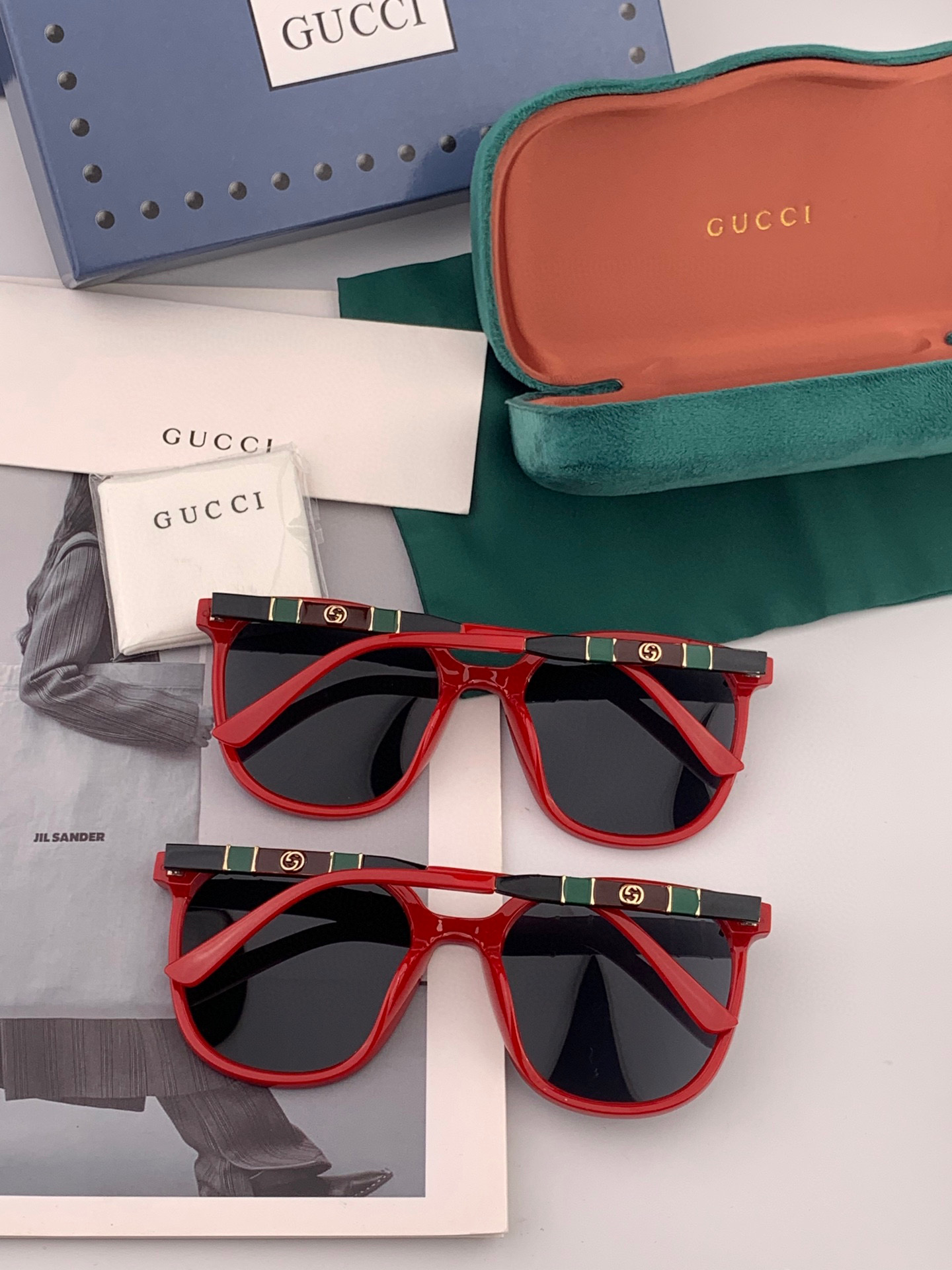 【TR偏光系列】 Gucci联名系列限量版经典的圆框设计，不挑脸型，无论搭配大衣还是连衣裙都非常显气质偏