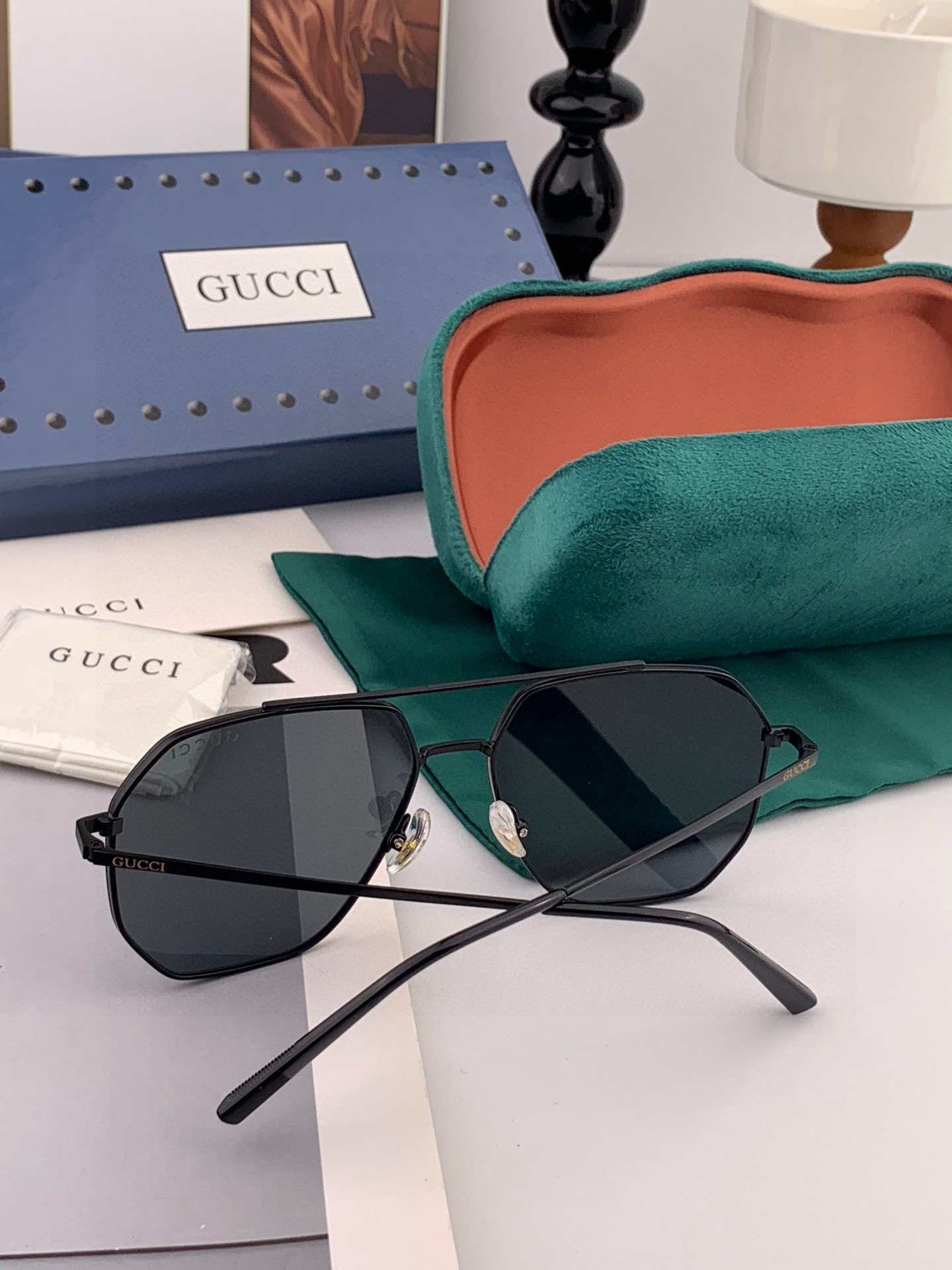 GUCCI 男款炫彩飞行员偏光太阳镜 ❤️材质：高清尼龙加厚卡槽高清偏光镜片 🌹无边框镜架💕颜👍型号：G