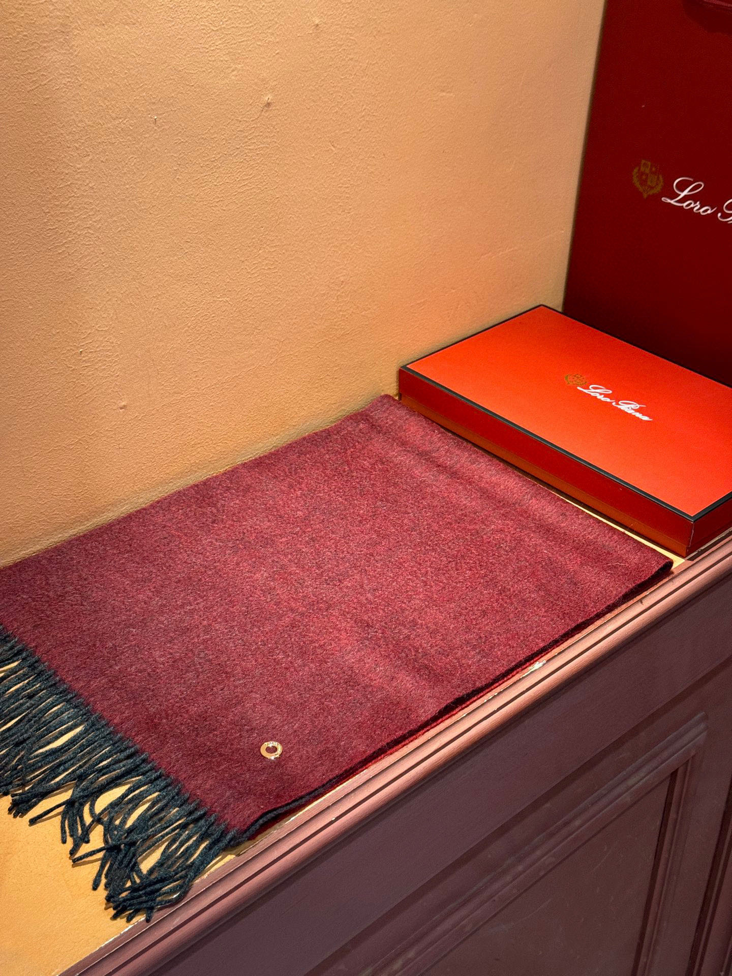 ✨✨太美了😍 【皮安娜】情侣款 美到要尖叫😱专柜最新款🎊英伦欧美范儿「多色渐变」又是一款即时尚又实用的大