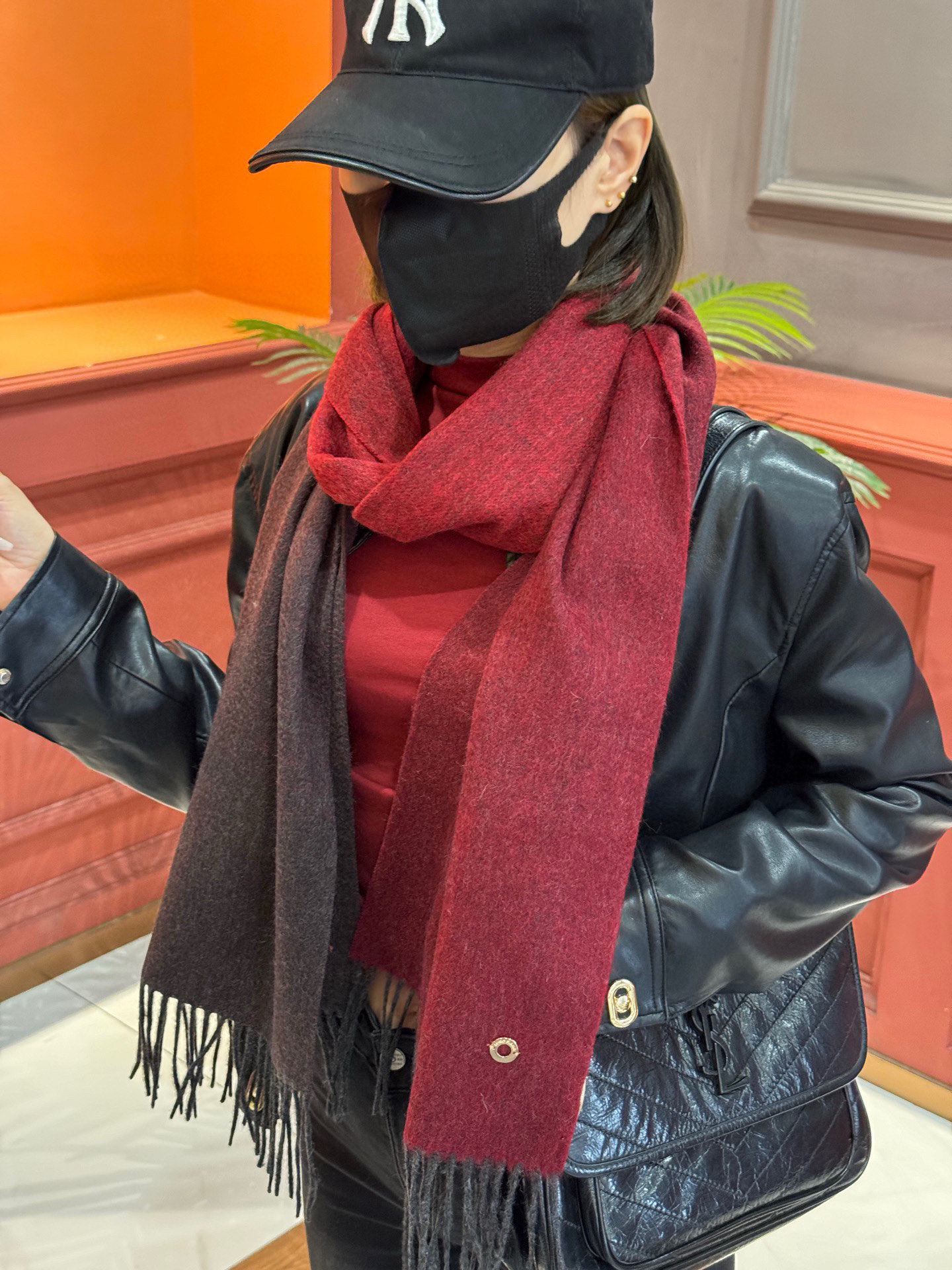 ✨✨太美了😍 【皮安娜】情侣款 美到要尖叫😱专柜最新款🎊英伦欧美范儿「多色渐变」又是一款即时尚又实用的大