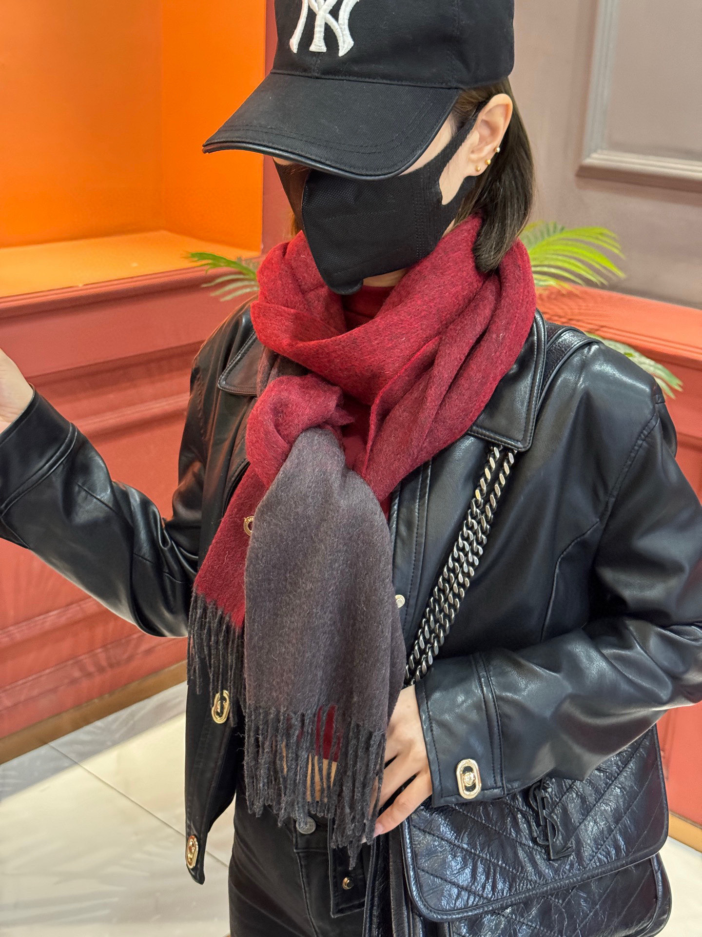 ✨✨太美了😍 【皮安娜】情侣款 美到要尖叫😱专柜最新款🎊英伦欧美范儿「多色渐变」又是一款即时尚又实用的大