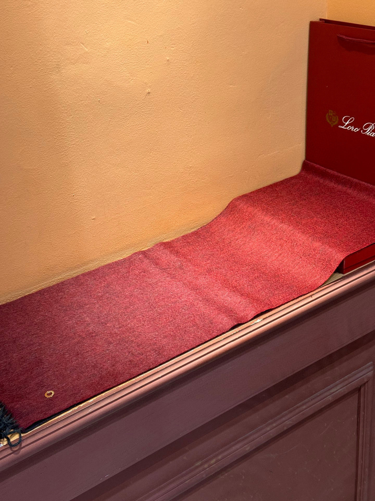 ✨✨太美了😍 【皮安娜】情侣款 美到要尖叫😱专柜最新款🎊英伦欧美范儿「多色渐变」又是一款即时尚又实用的大