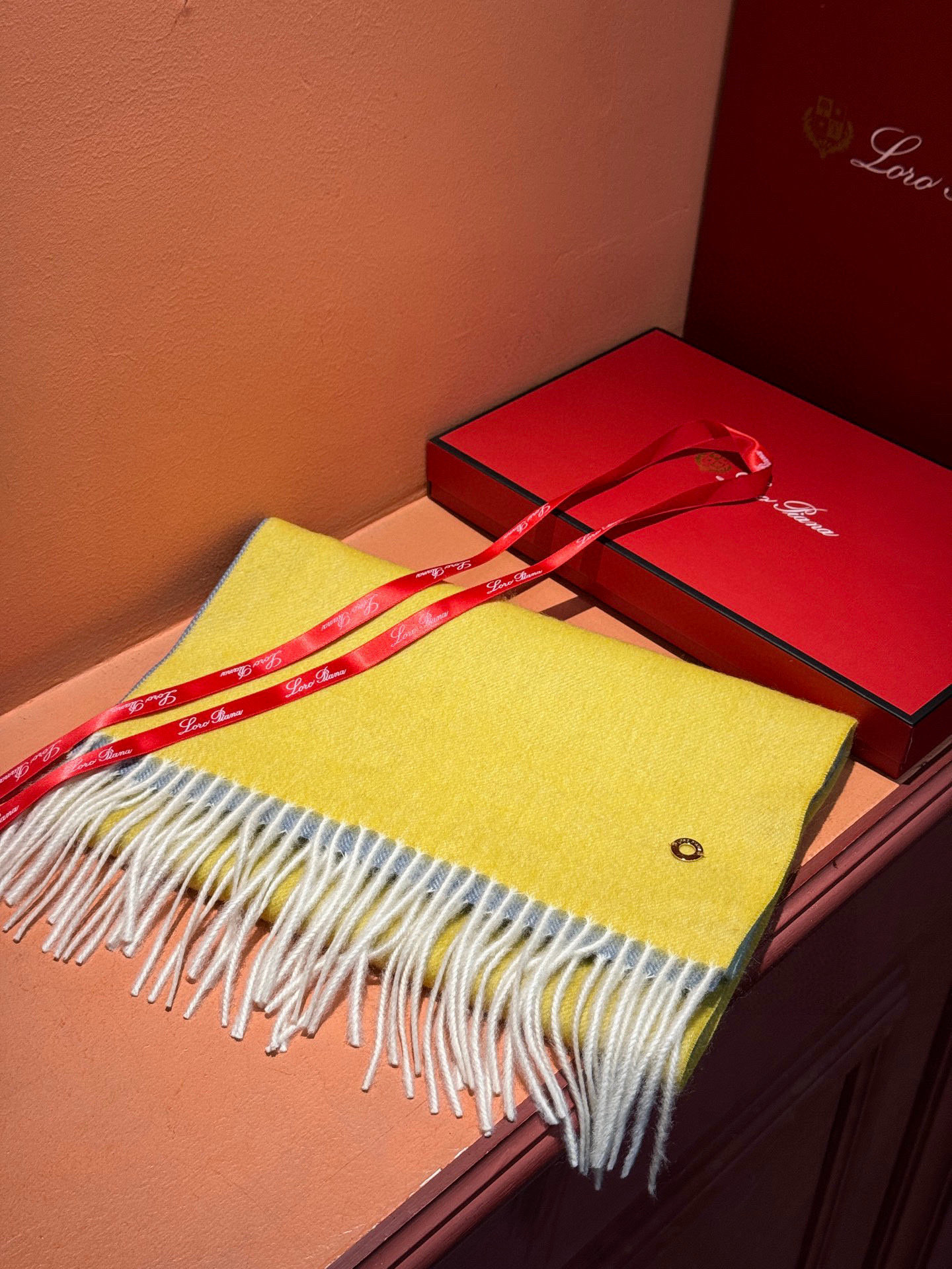 ✨✨太美了😍 【皮安娜】情侣款 美到要尖叫😱专柜最新款🎊英伦欧美范儿「多色渐变」又是一款即时尚又实用的大