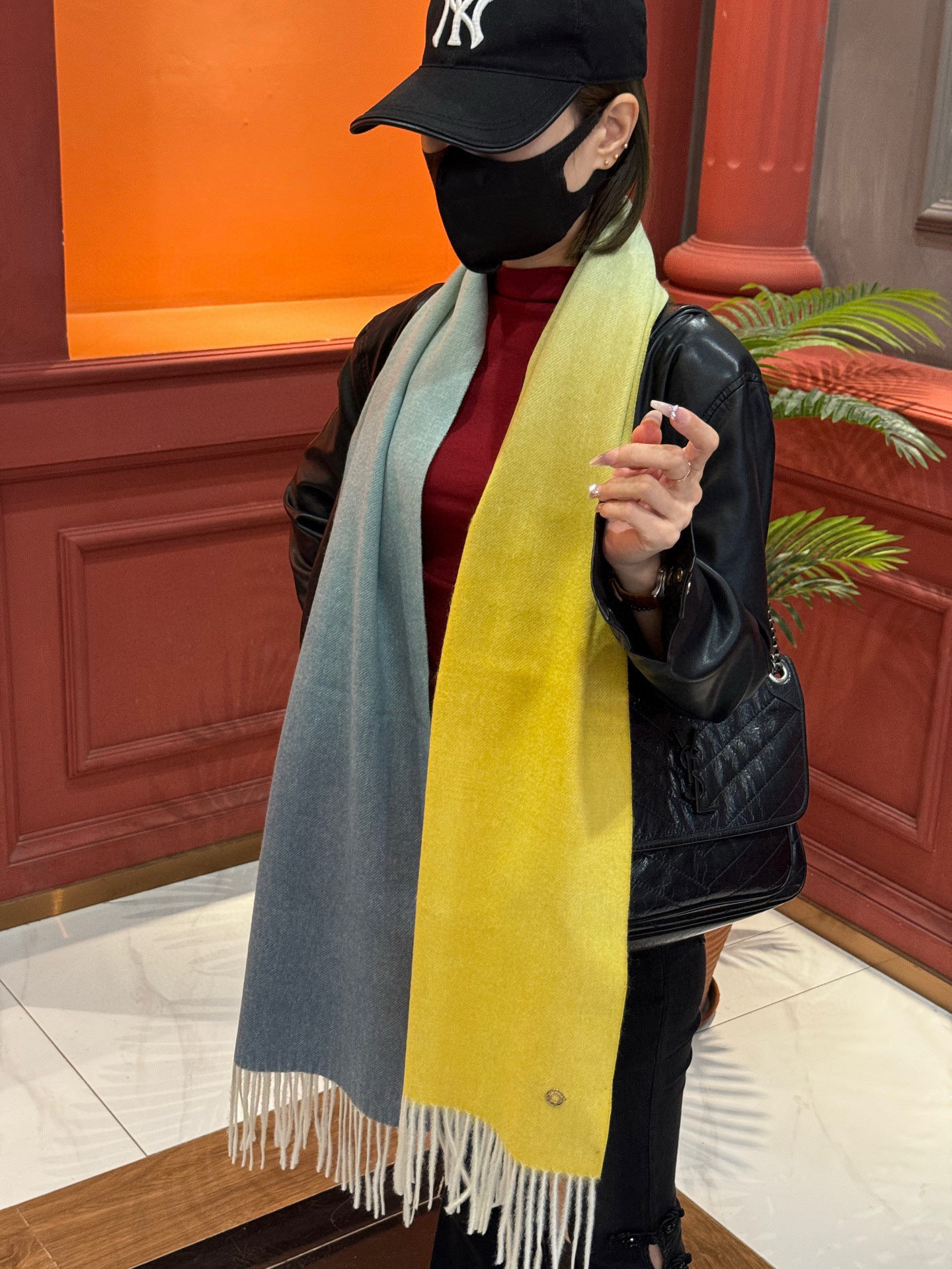 ✨✨太美了😍 【皮安娜】情侣款 美到要尖叫😱专柜最新款🎊英伦欧美范儿「多色渐变」又是一款即时尚又实用的大