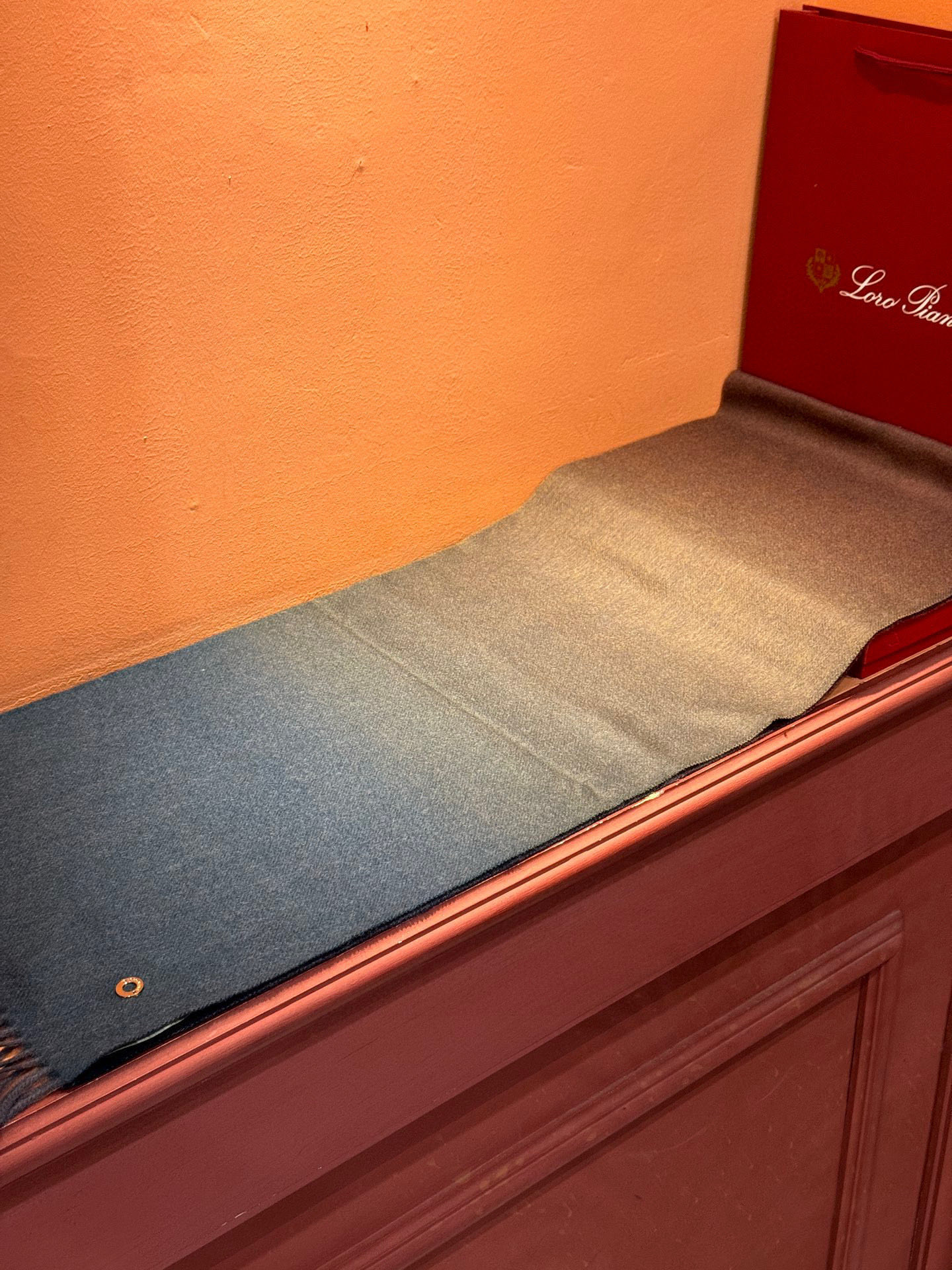 ✨✨太美了😍 【皮安娜】情侣款 美到要尖叫😱专柜最新款🎊英伦欧美范儿「多色渐变」又是一款即时尚又实用的大