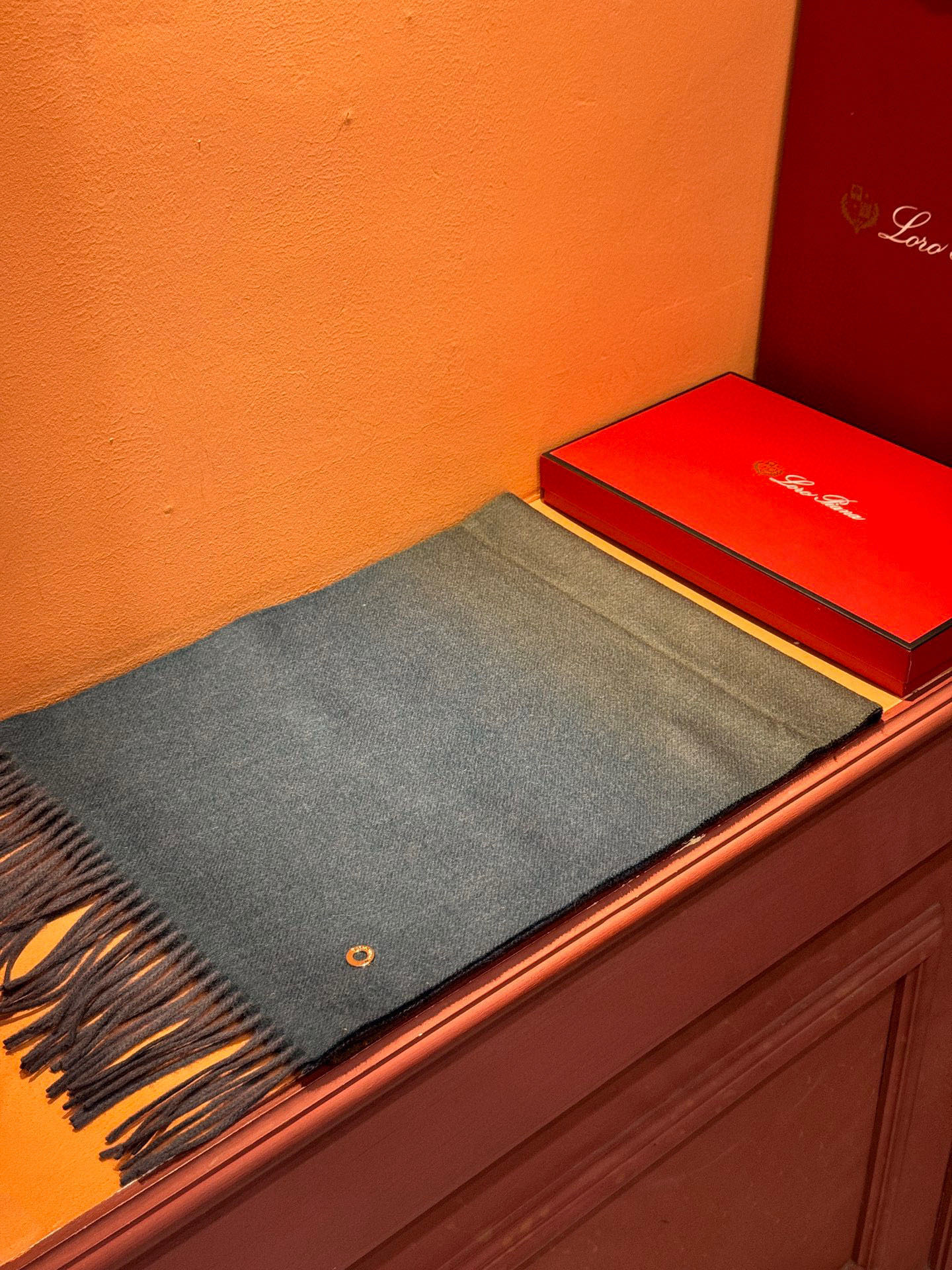 ✨✨太美了😍 【皮安娜】情侣款 美到要尖叫😱专柜最新款🎊英伦欧美范儿「多色渐变」又是一款即时尚又实用的大