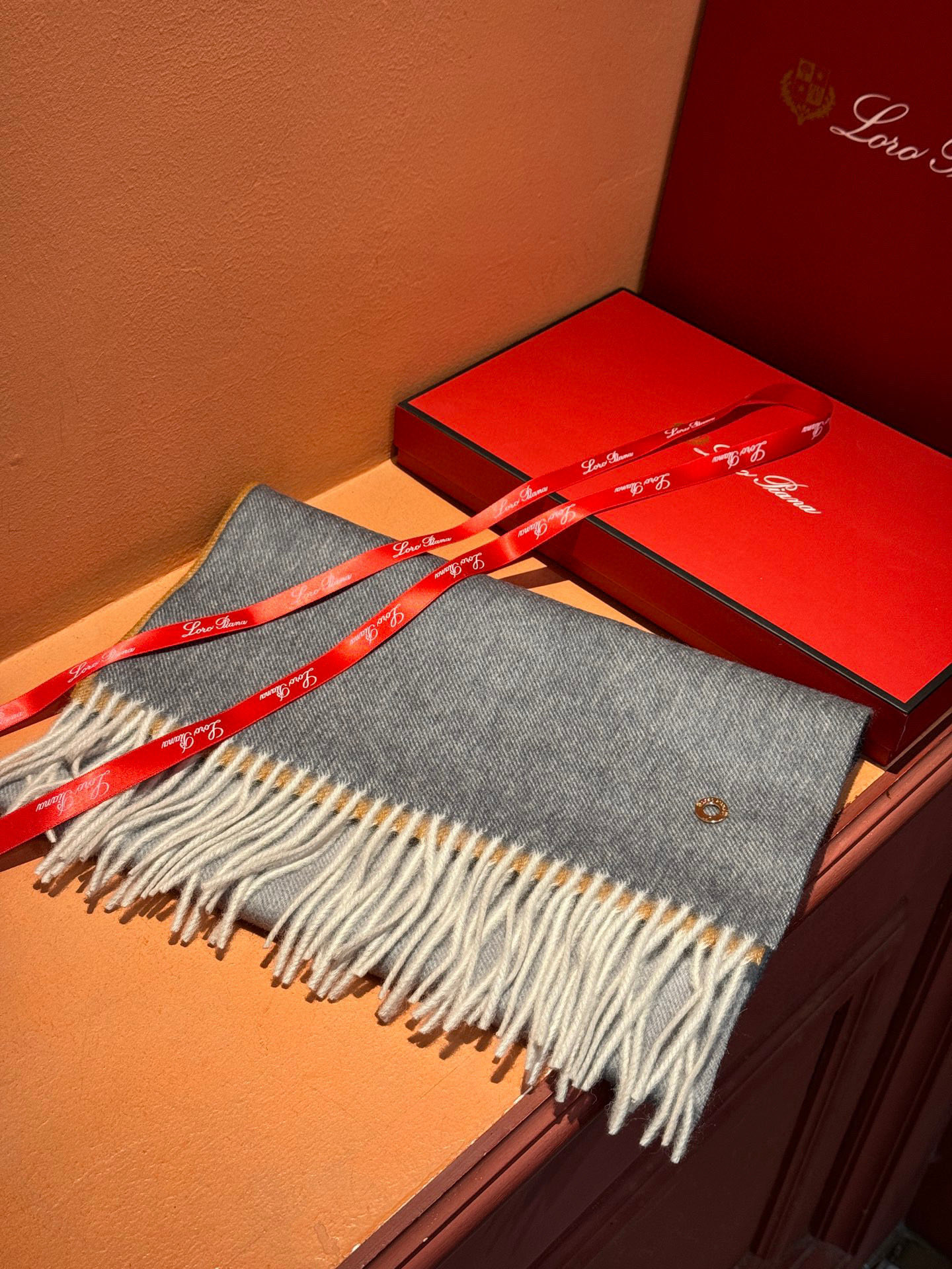 ✨✨太美了😍 【皮安娜】情侣款 美到要尖叫😱专柜最新款🎊英伦欧美范儿「多色渐变」又是一款即时尚又实用的大