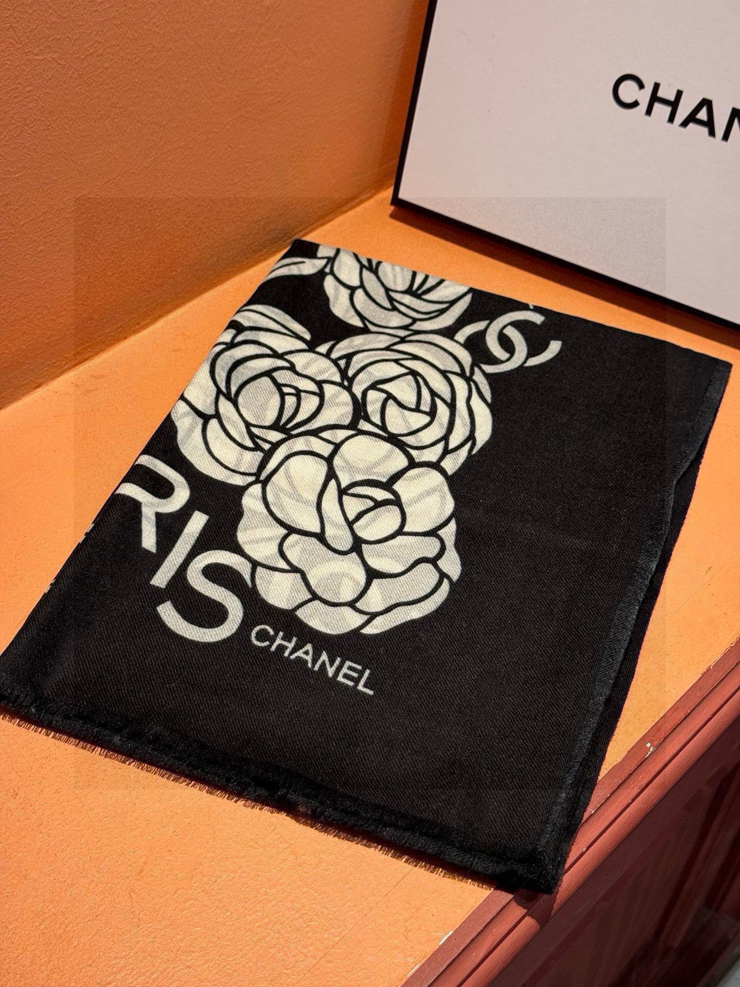 羊绒新款💞 新❤小香【山茶花长围巾】~超级抬气色！高级女人味！羊绒围巾也能这么美！！！这款双面花卉羊绒围